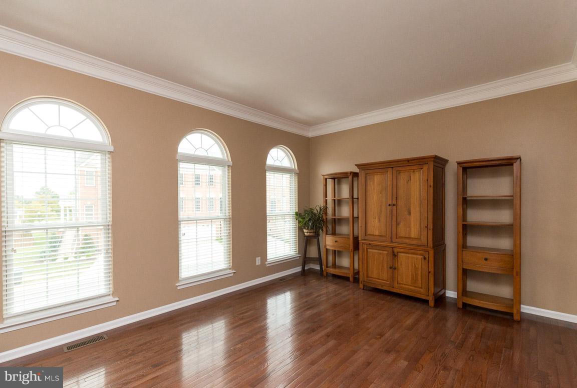 SOUTH RIDING - Residential