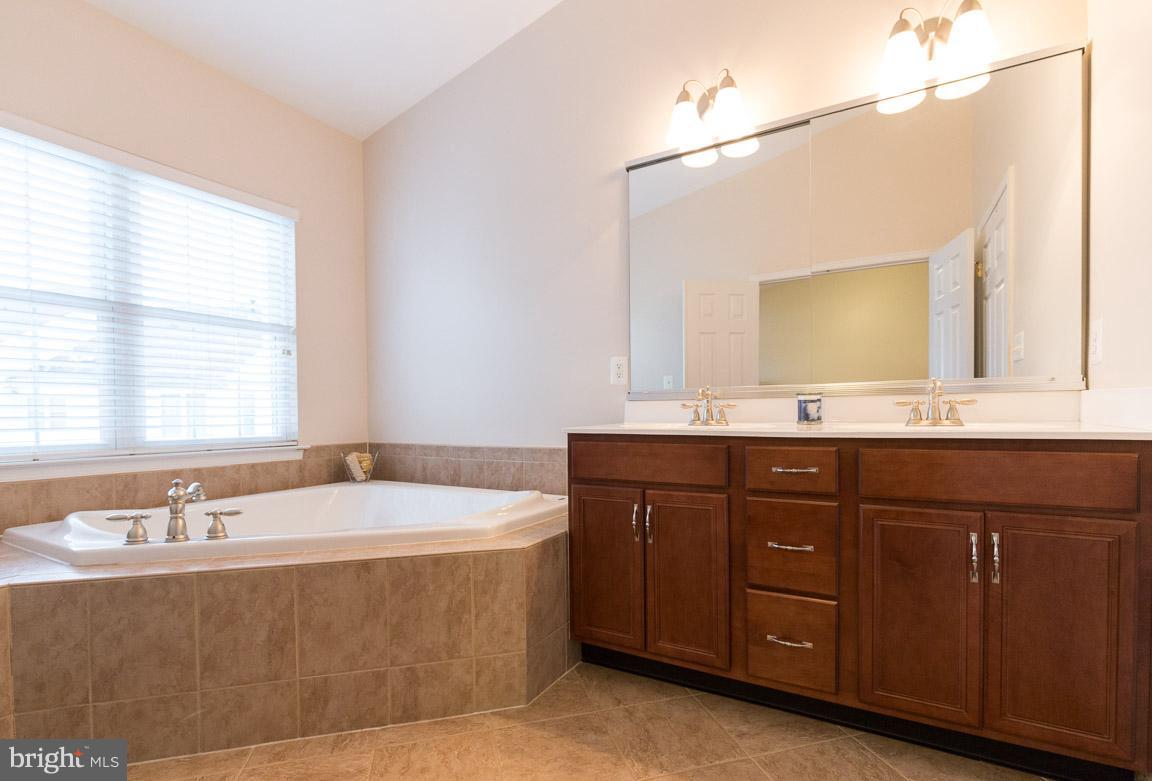 SOUTH RIDING - Residential