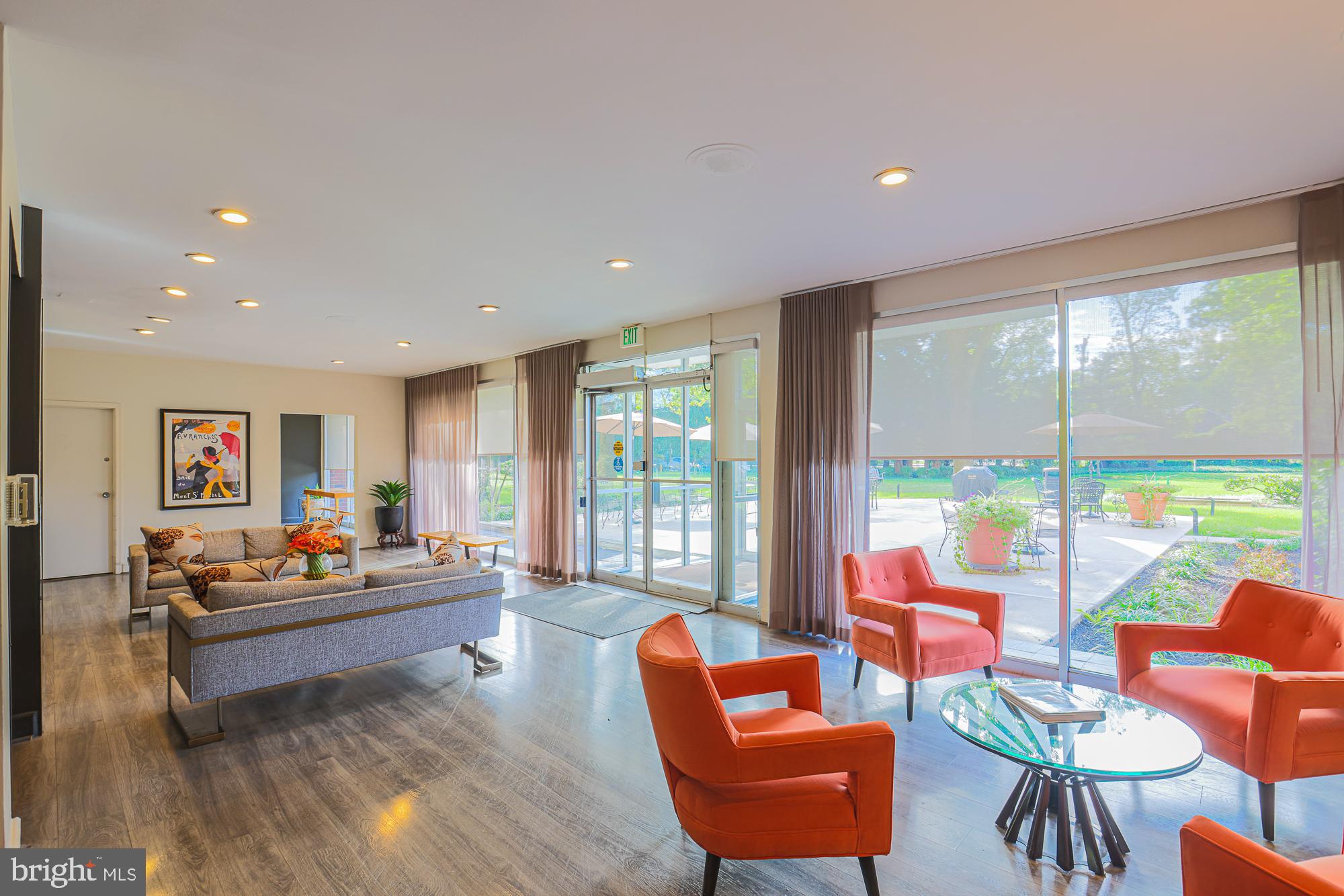 ELEVEN SLADE - Residential