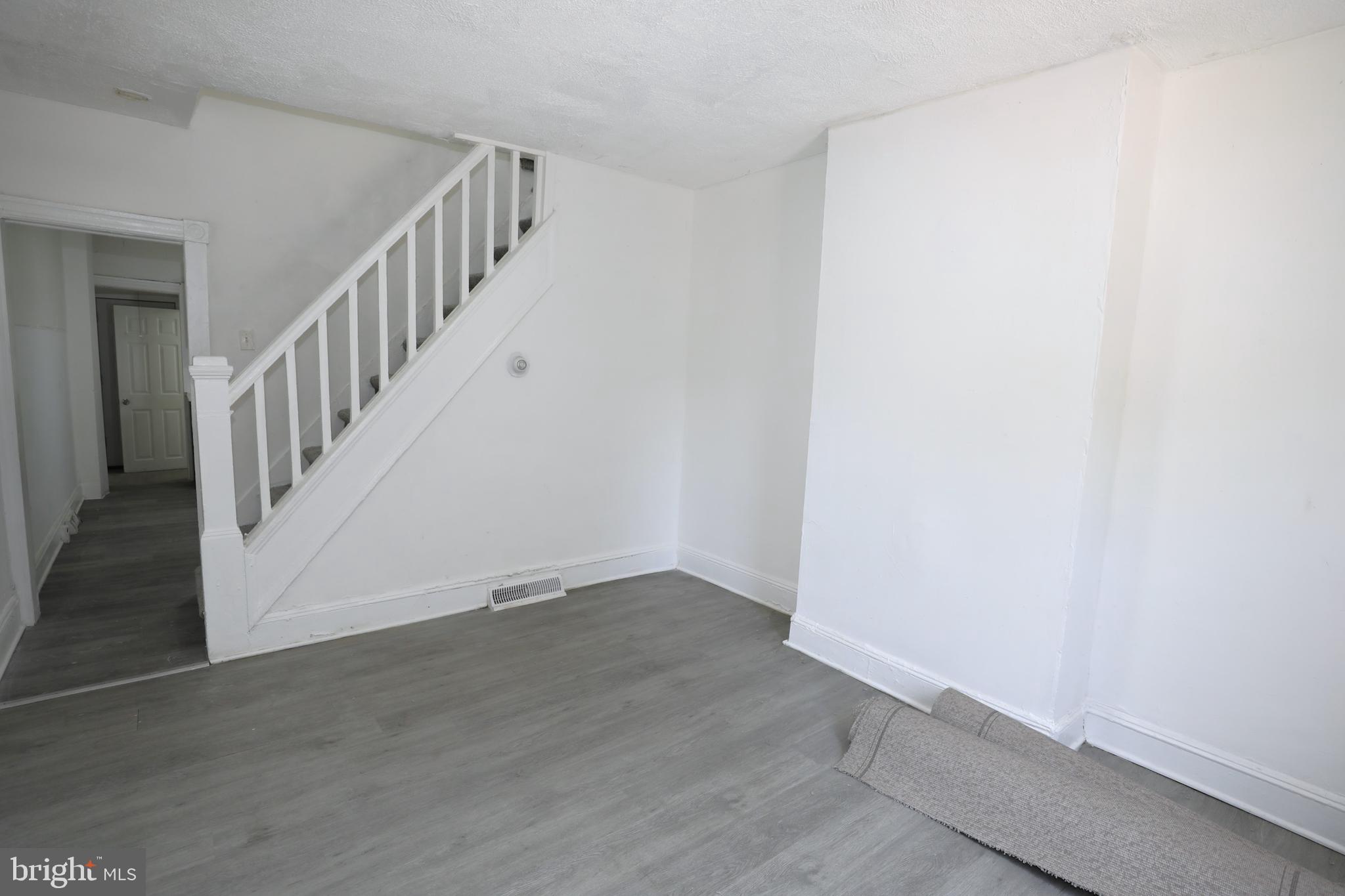 270 HILLS PLACE 272