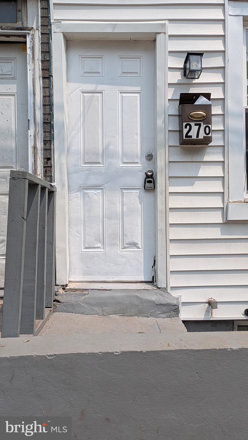 270 HILLS PLACE 272