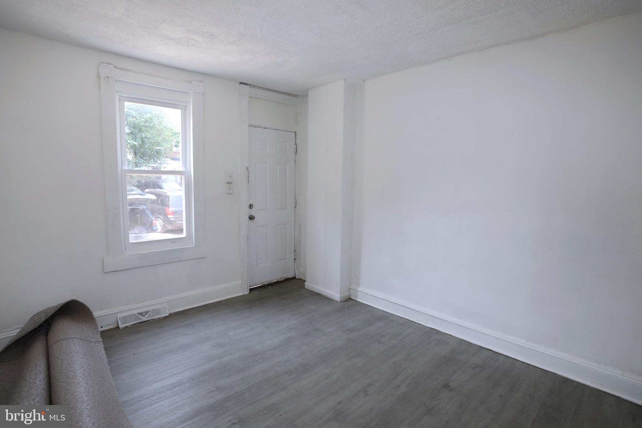 270 HILLS PLACE 272