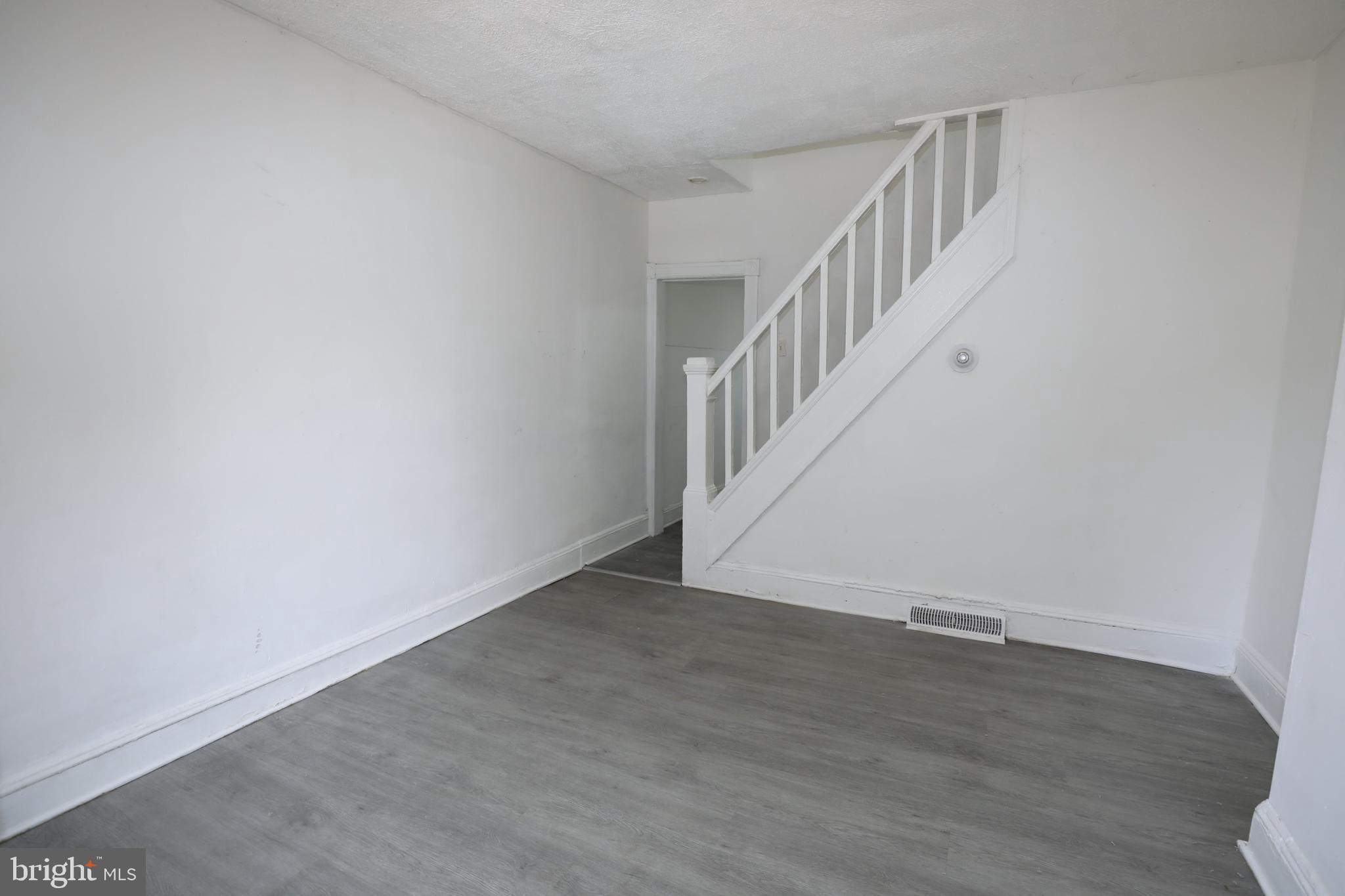270 HILLS PLACE 272