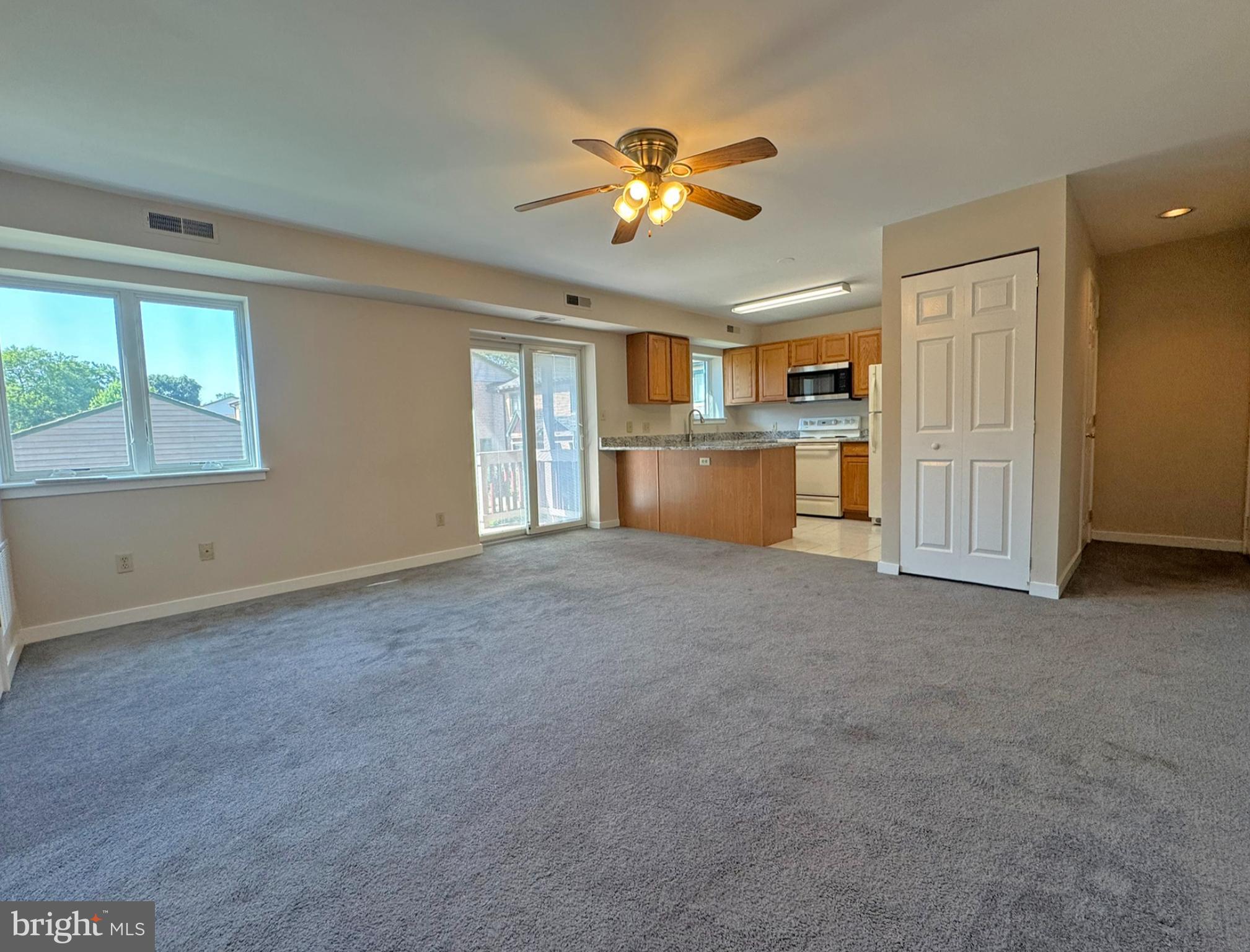 5404 HIGHLAND COURT 5404