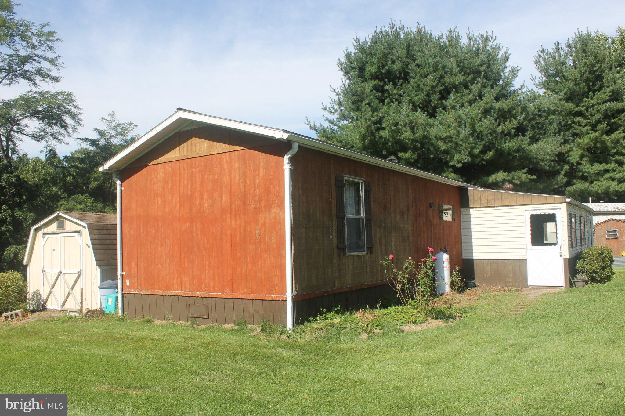 423 W 28TH DIVISION HIGHWAY LOT 5