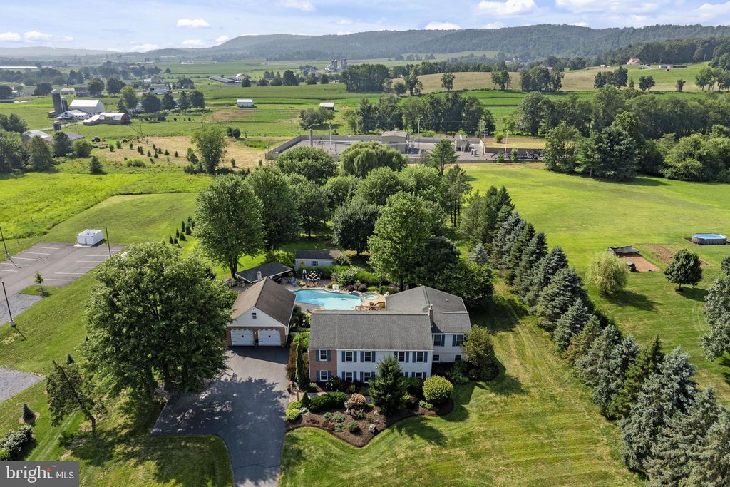 Photo of 105 Whitehall Road, REINHOLDS, PA 17569 (MLS # PALA2083112)