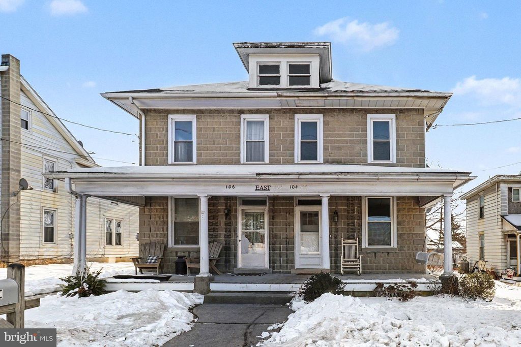 Photo of 104 E Harrisburg Avenue, ELIZABETHTOWN, PA 17022 (MLS # PALA2082710)