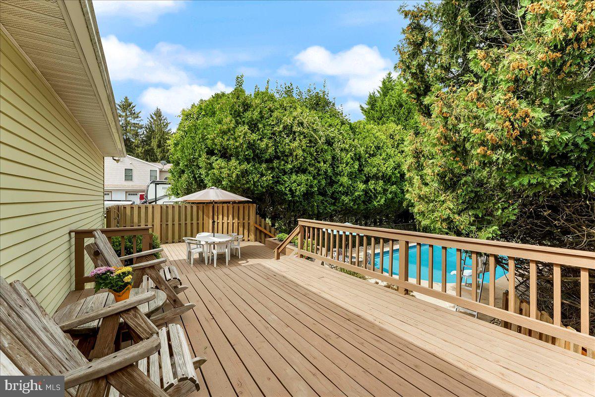 FOX KNOLL - Residential