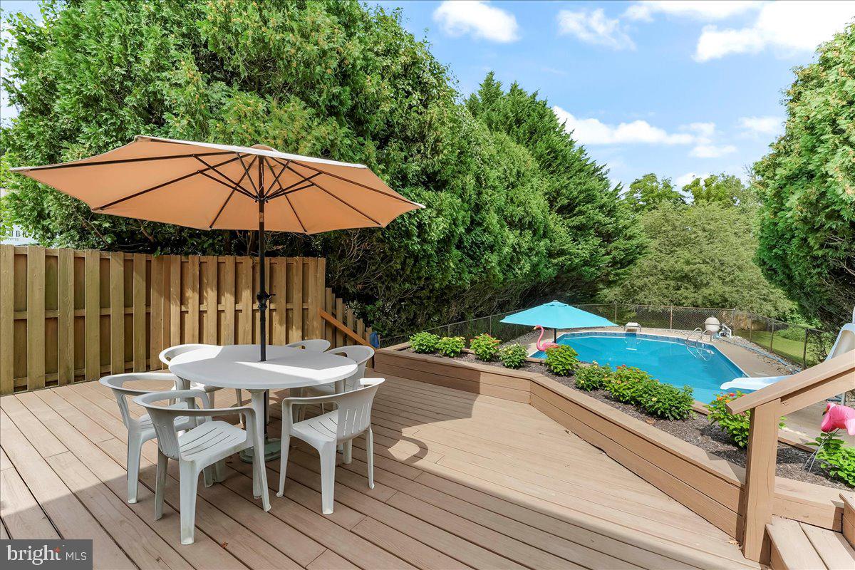 FOX KNOLL - Residential