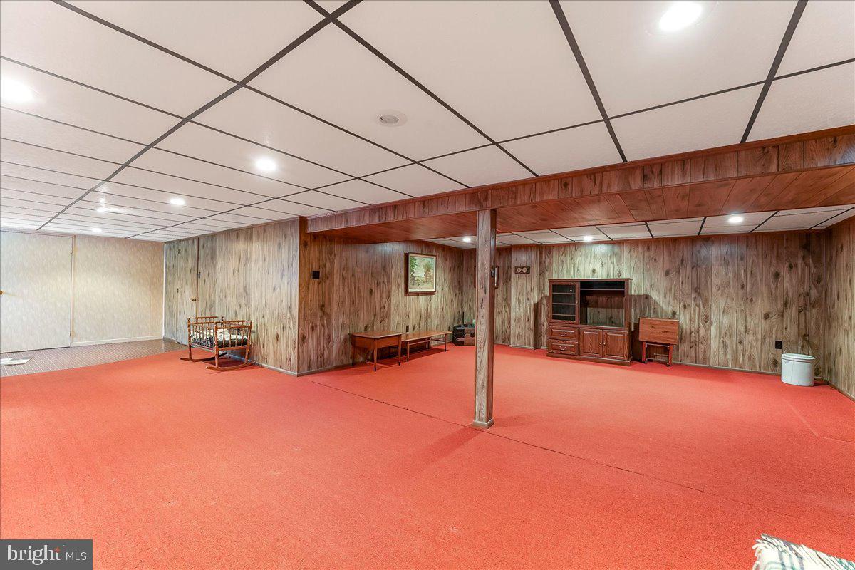 FOX KNOLL - Residential