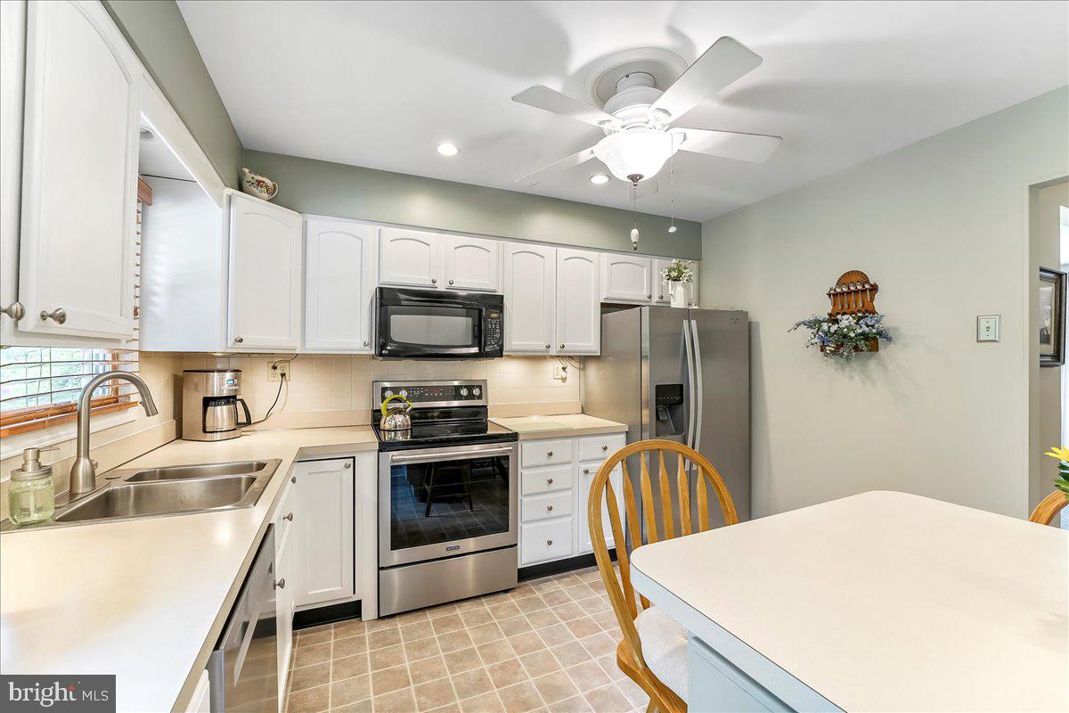 FOX KNOLL - Residential