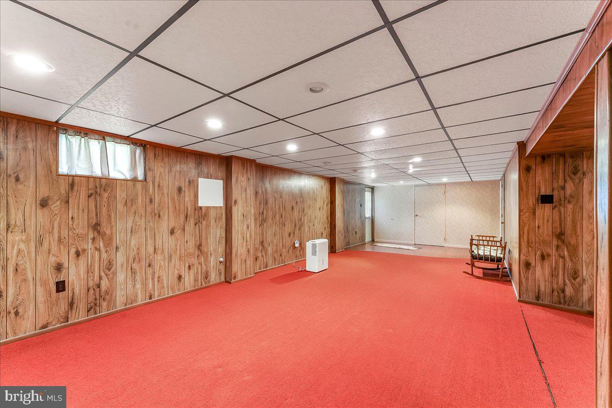 FOX KNOLL - Residential