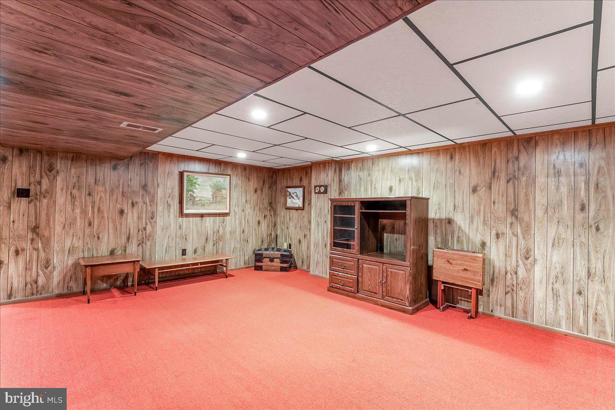 FOX KNOLL - Residential