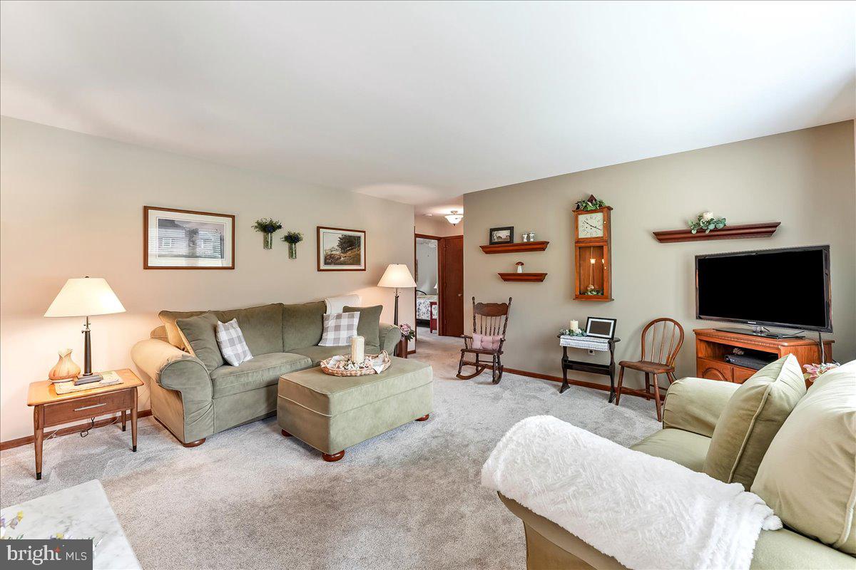 FOX KNOLL - Residential