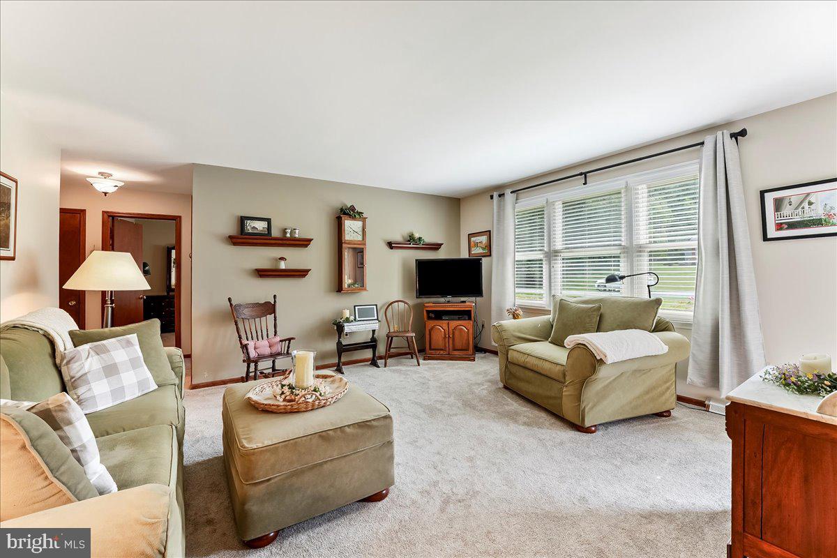 FOX KNOLL - Residential