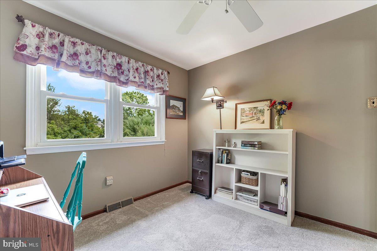 FOX KNOLL - Residential