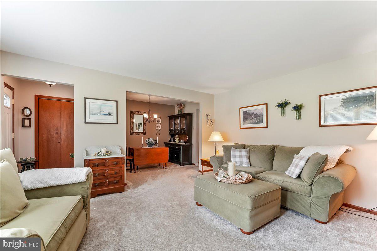 FOX KNOLL - Residential