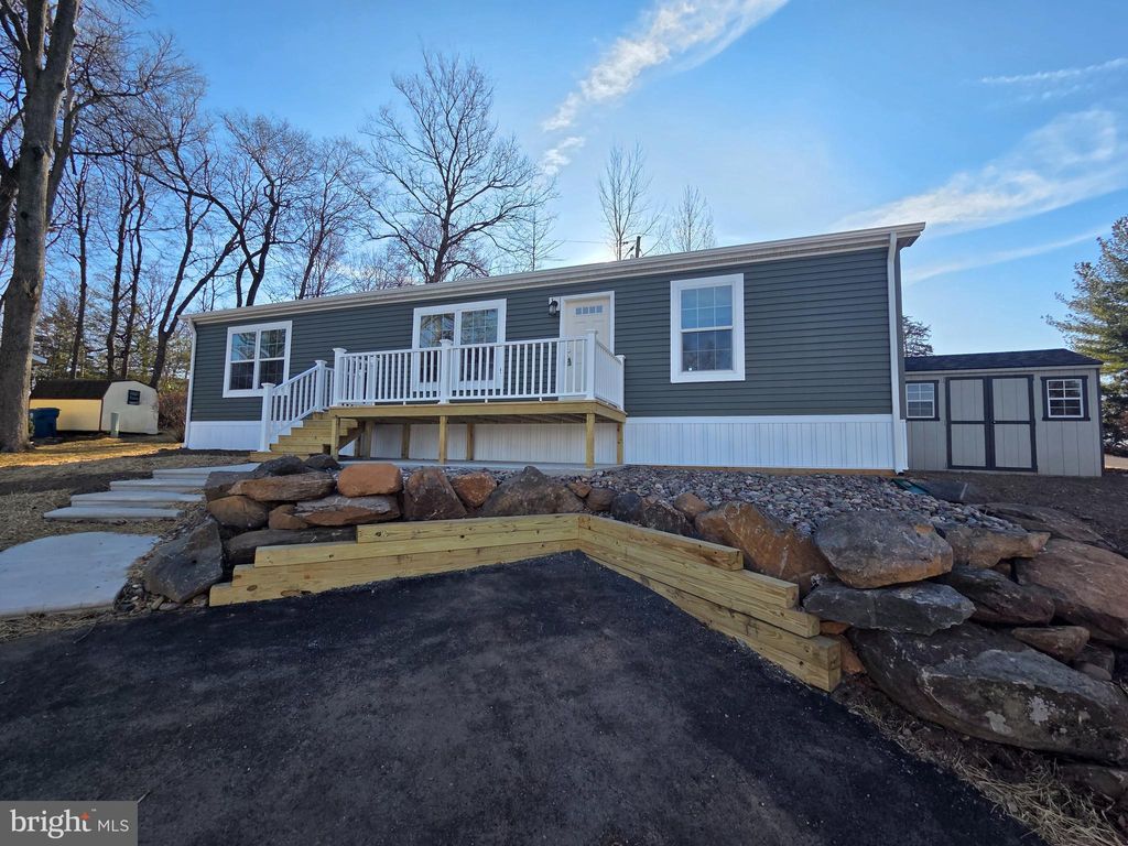 Photo of 9 Woodedge Drive, QUAKERTOWN, PA 18951 (MLS # PABU2113054)