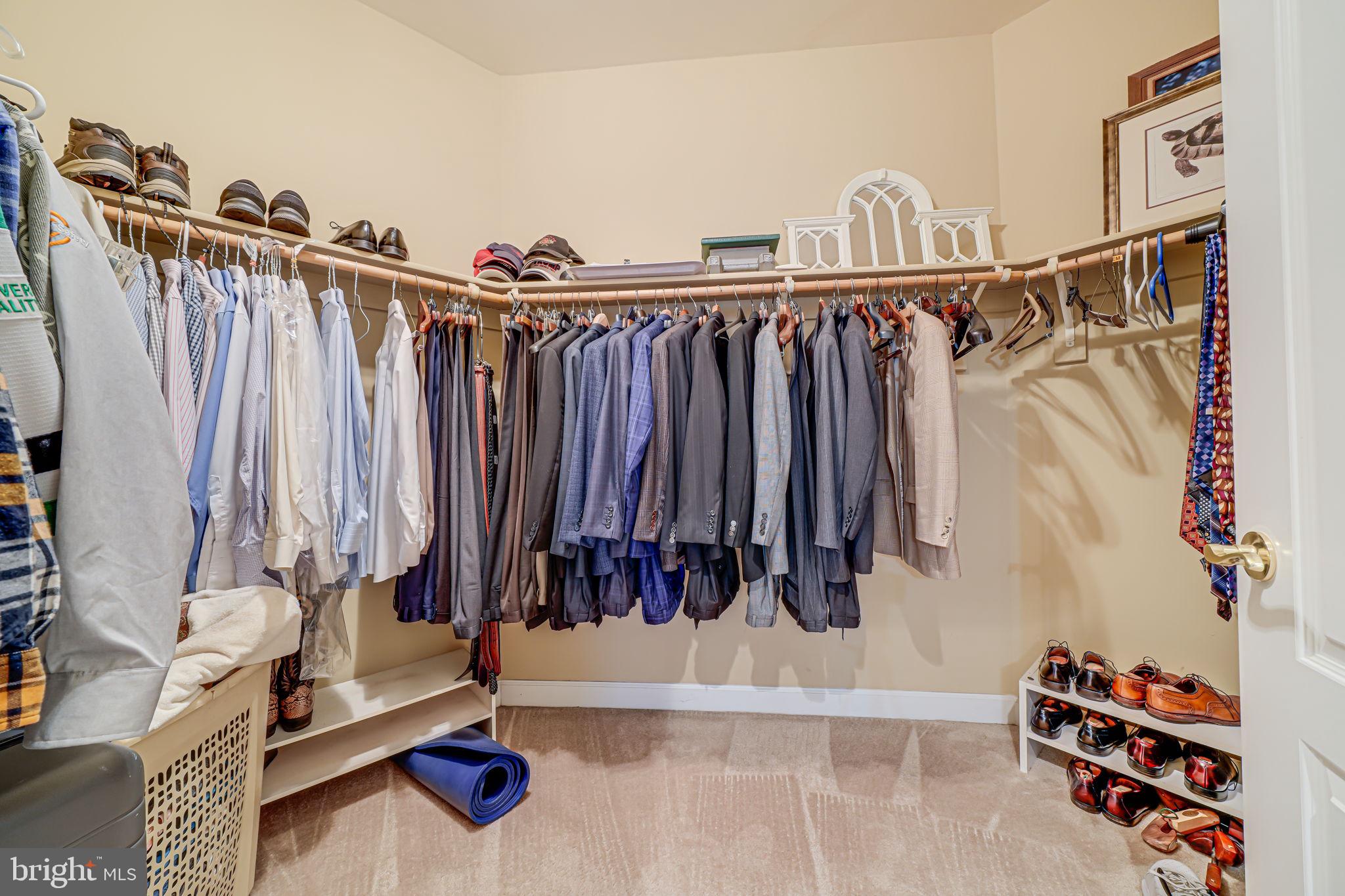 LAKE BARCROFT CLOISTERS - Residential