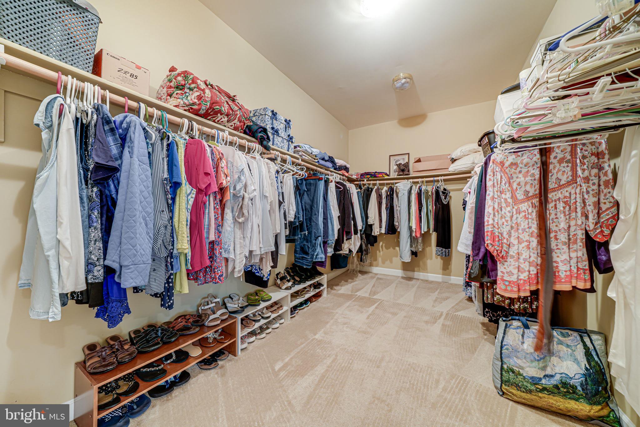 LAKE BARCROFT CLOISTERS - Residential