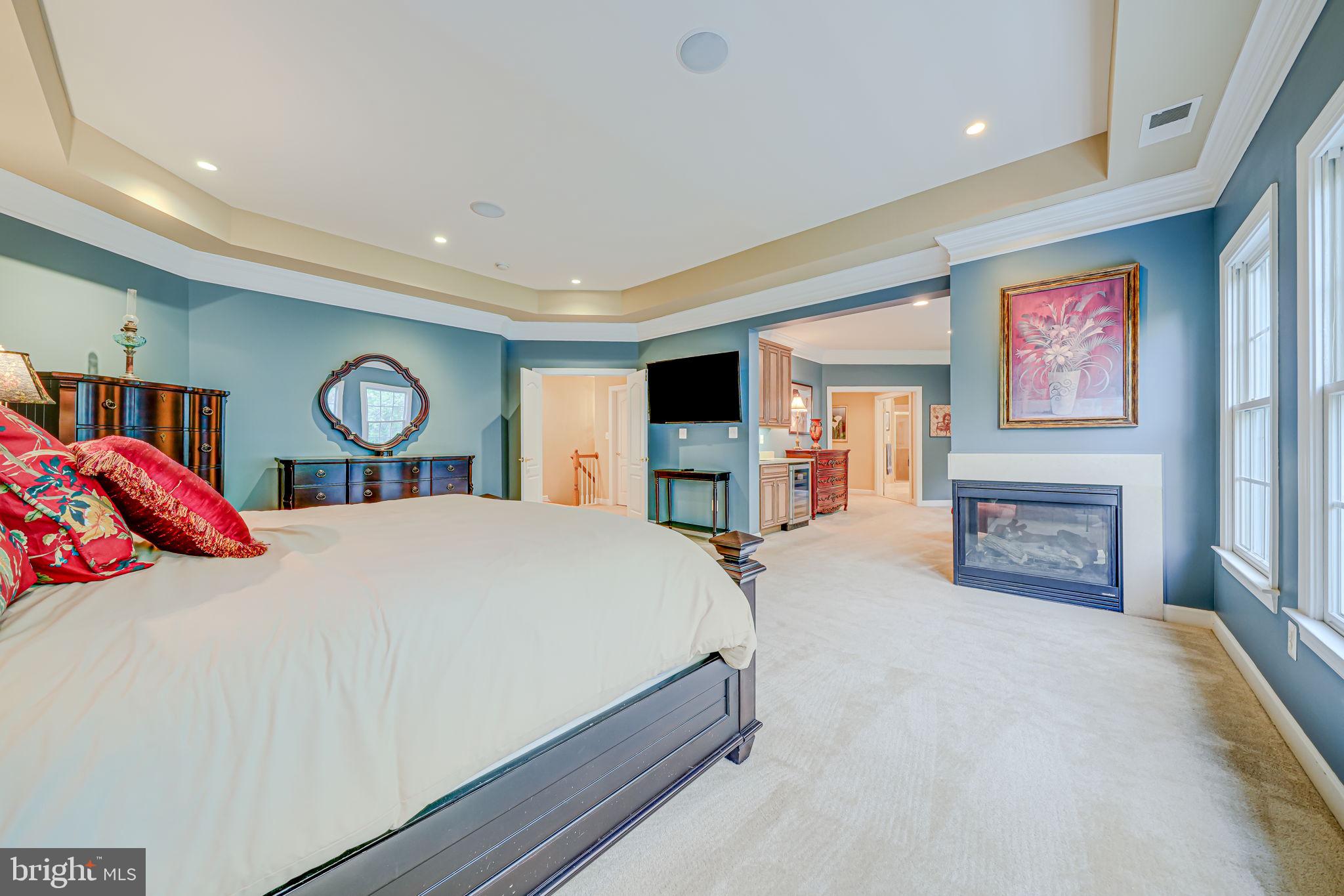 LAKE BARCROFT CLOISTERS - Residential