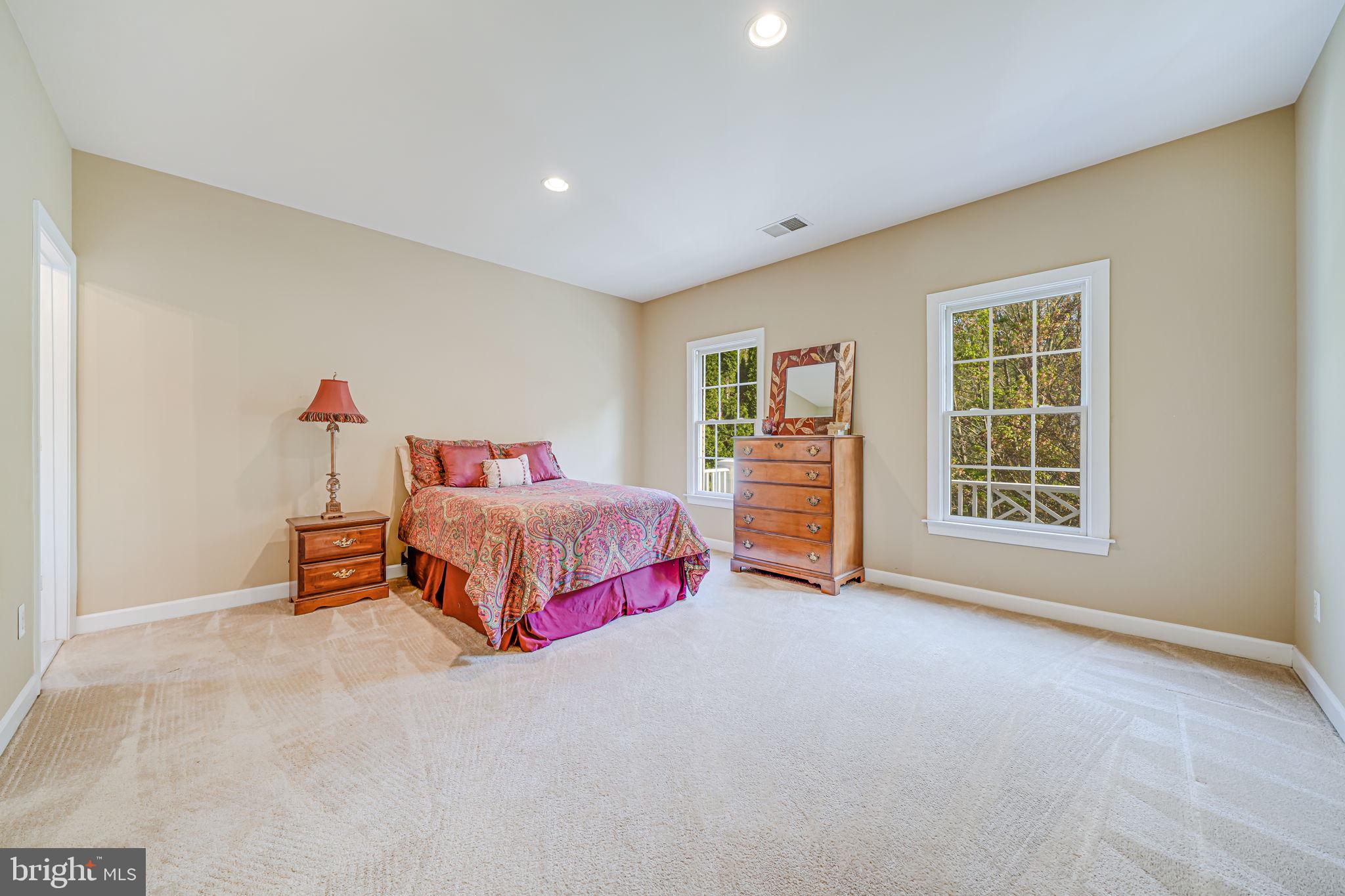 LAKE BARCROFT CLOISTERS - Residential