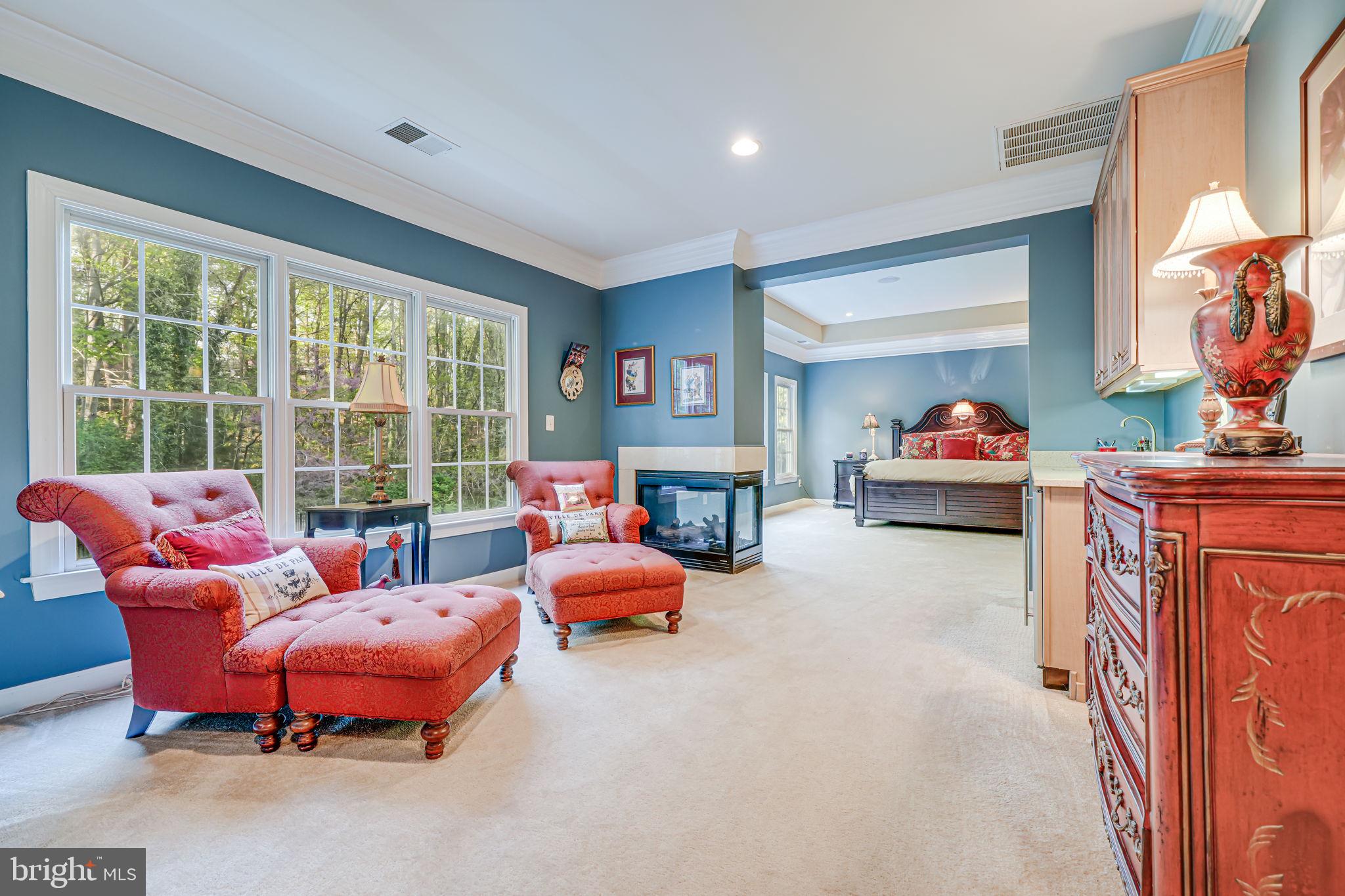 LAKE BARCROFT CLOISTERS - Residential