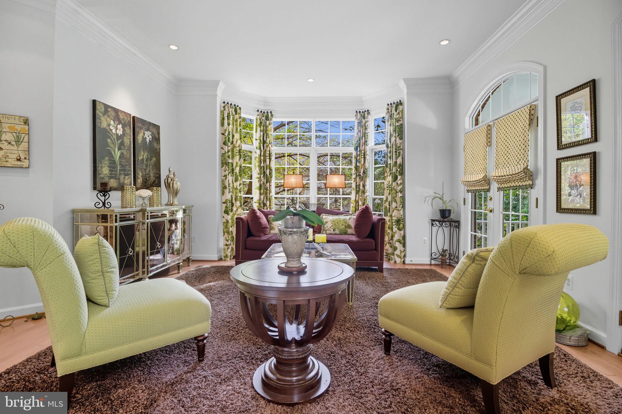 LAKE BARCROFT CLOISTERS - Residential