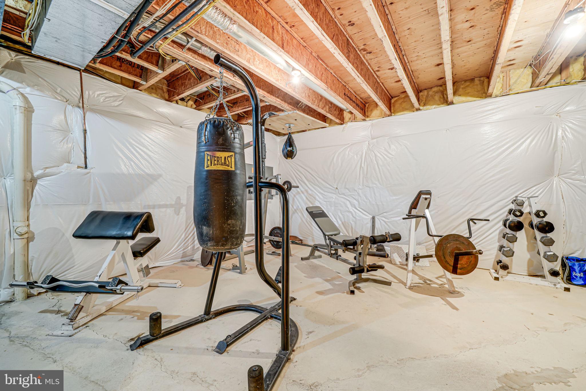 LAKE BARCROFT CLOISTERS - Residential