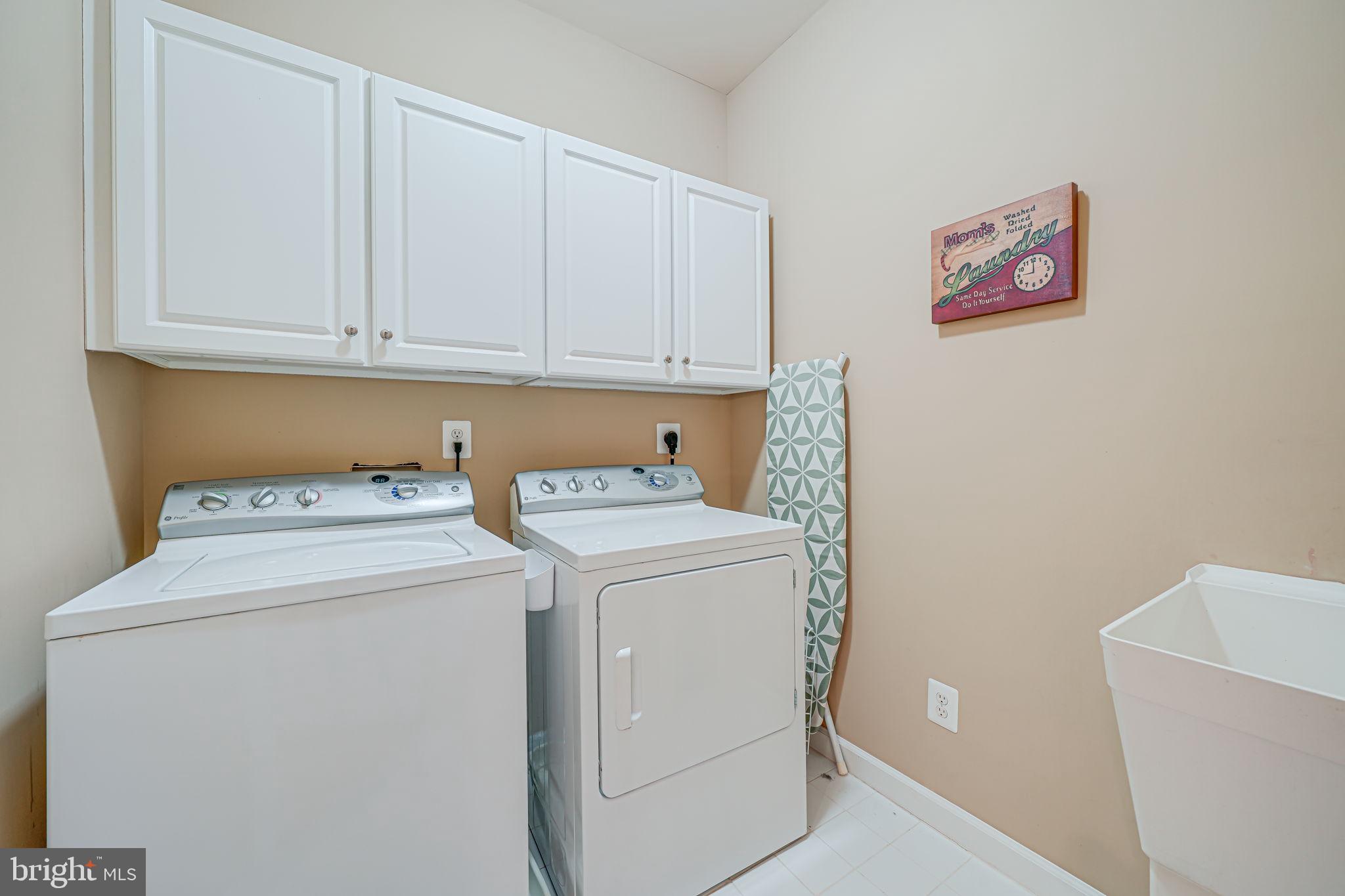 LAKE BARCROFT CLOISTERS - Residential