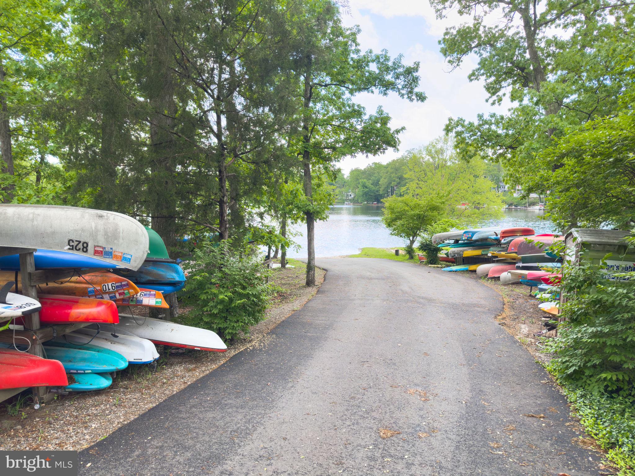 LAKE BARCROFT CLOISTERS - Residential