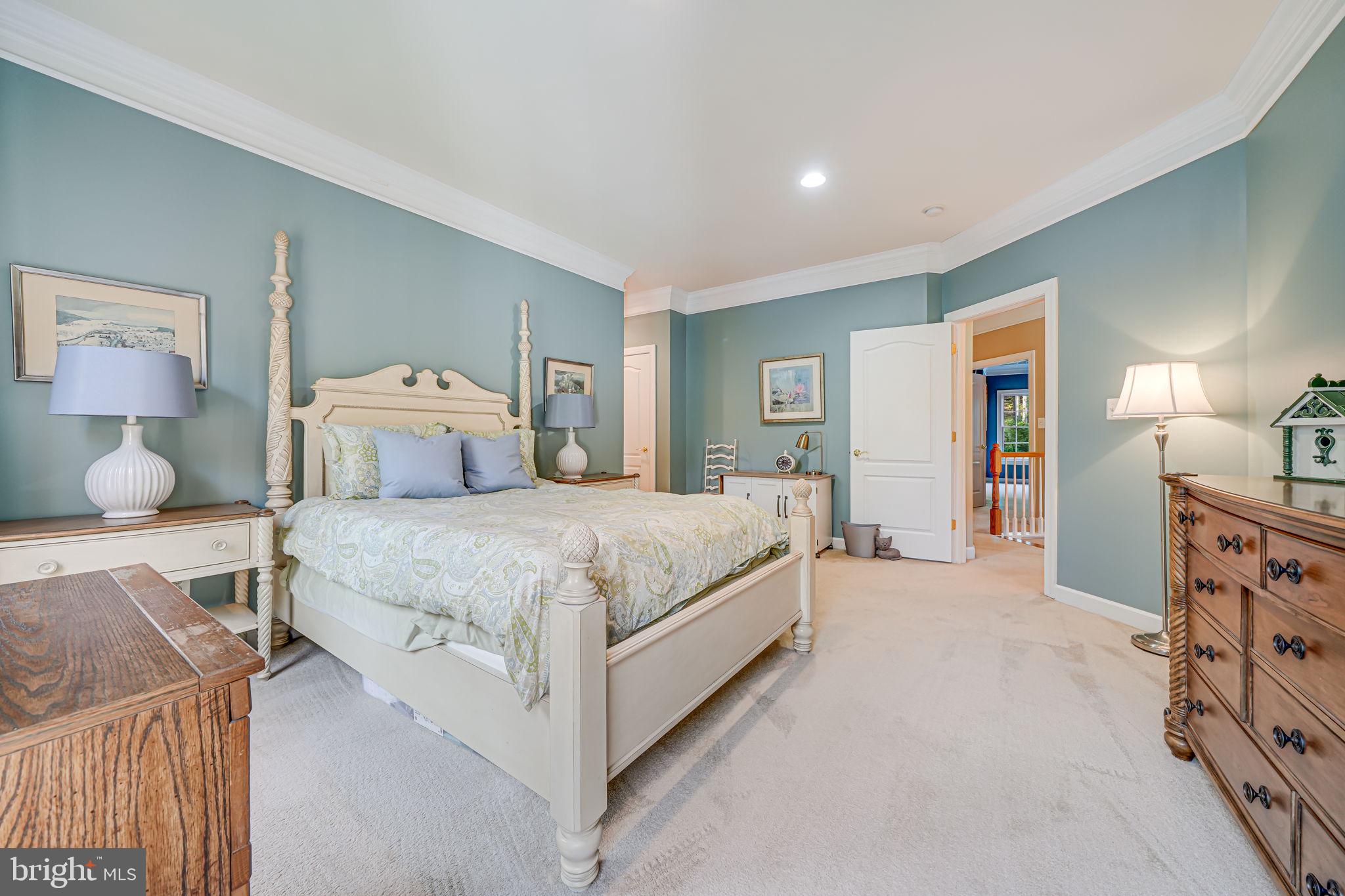 LAKE BARCROFT CLOISTERS - Residential