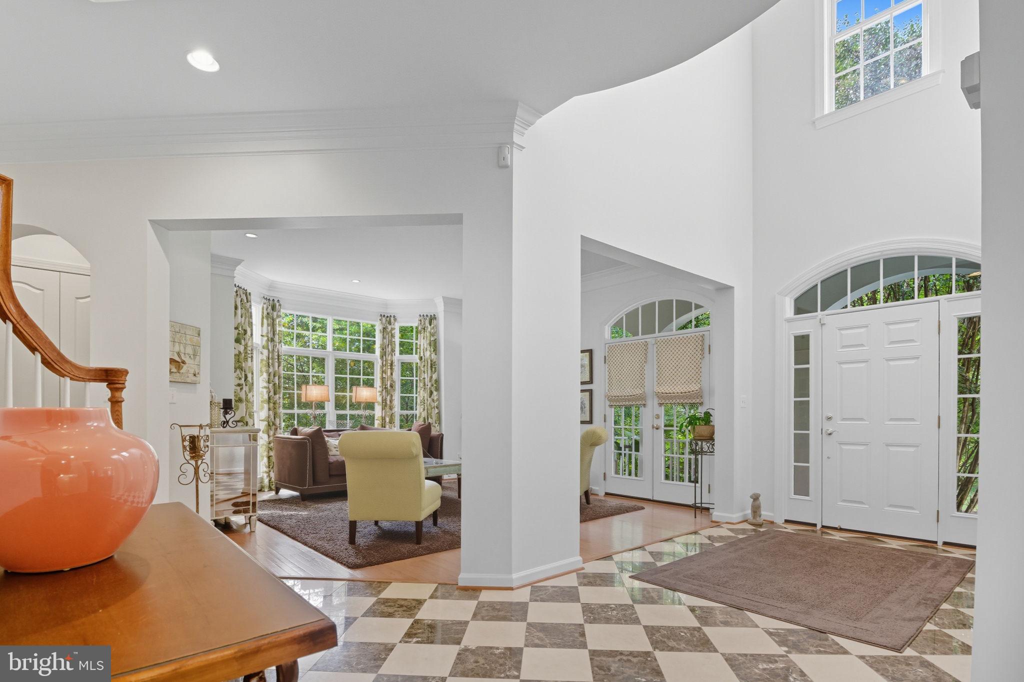 LAKE BARCROFT CLOISTERS - Residential