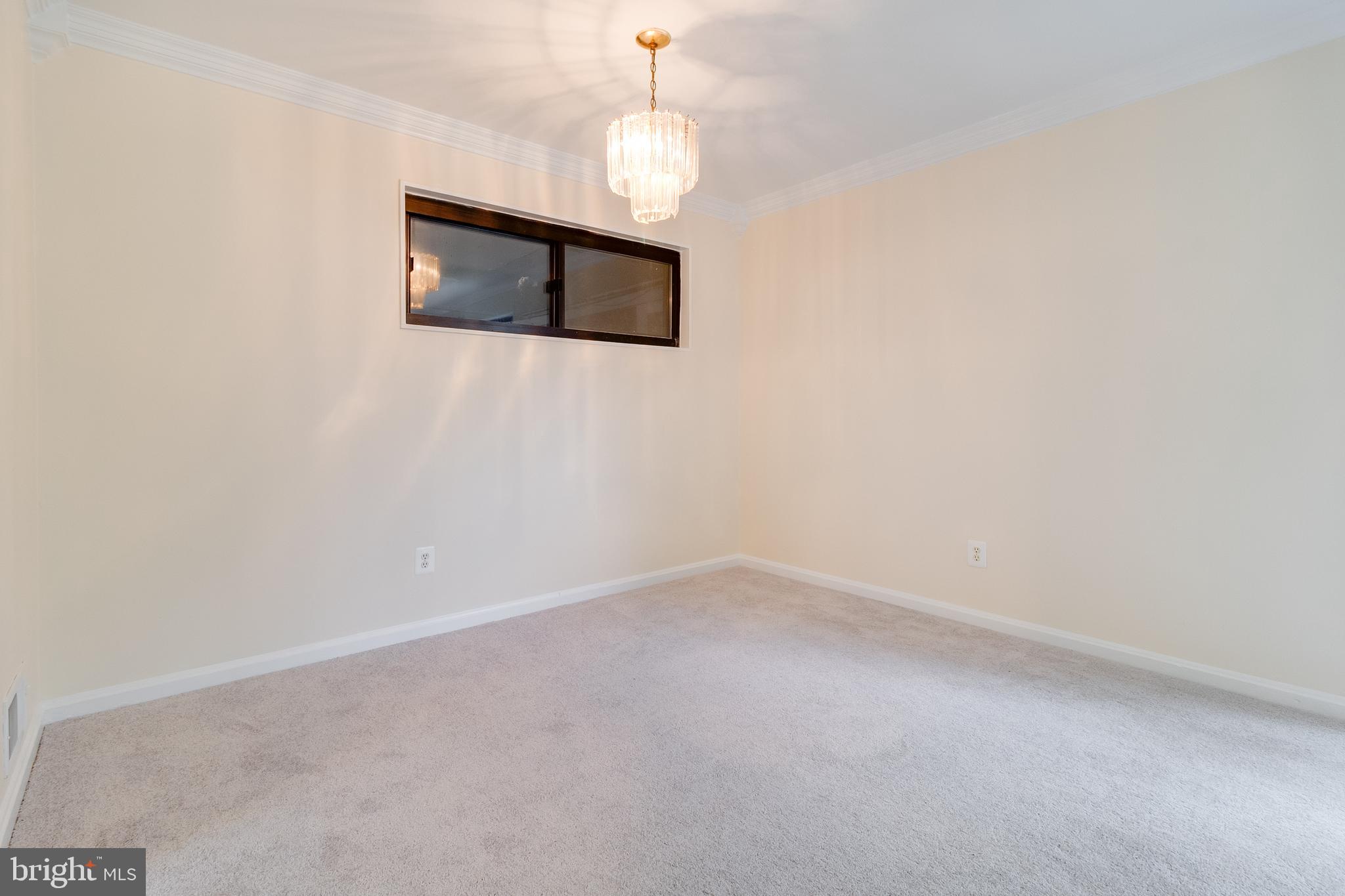 LYNBROOK - Residential