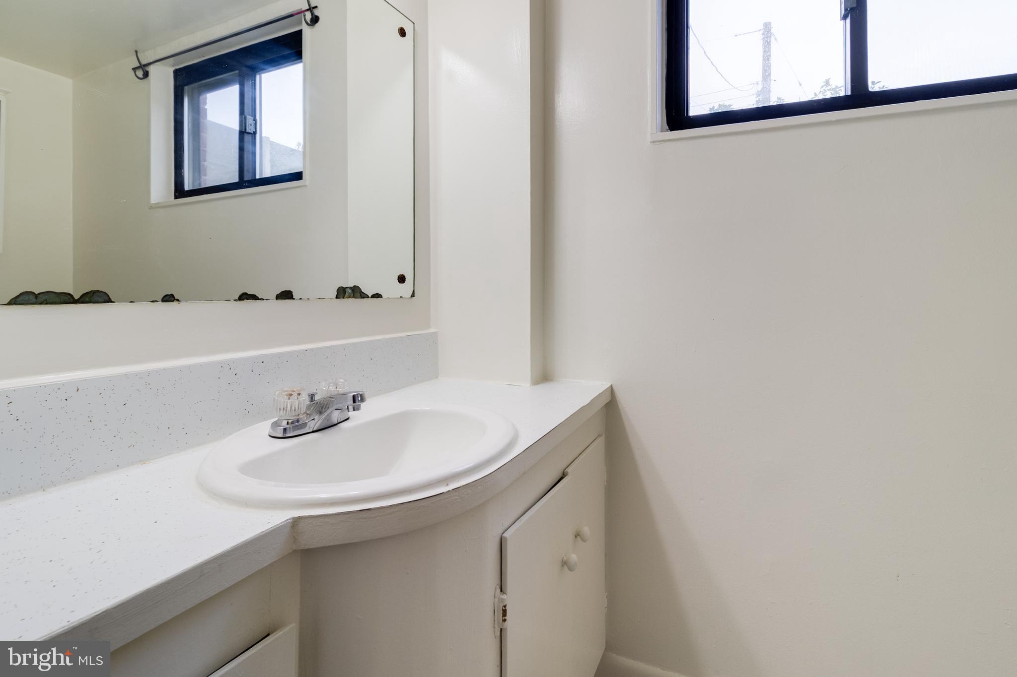 LYNBROOK - Residential