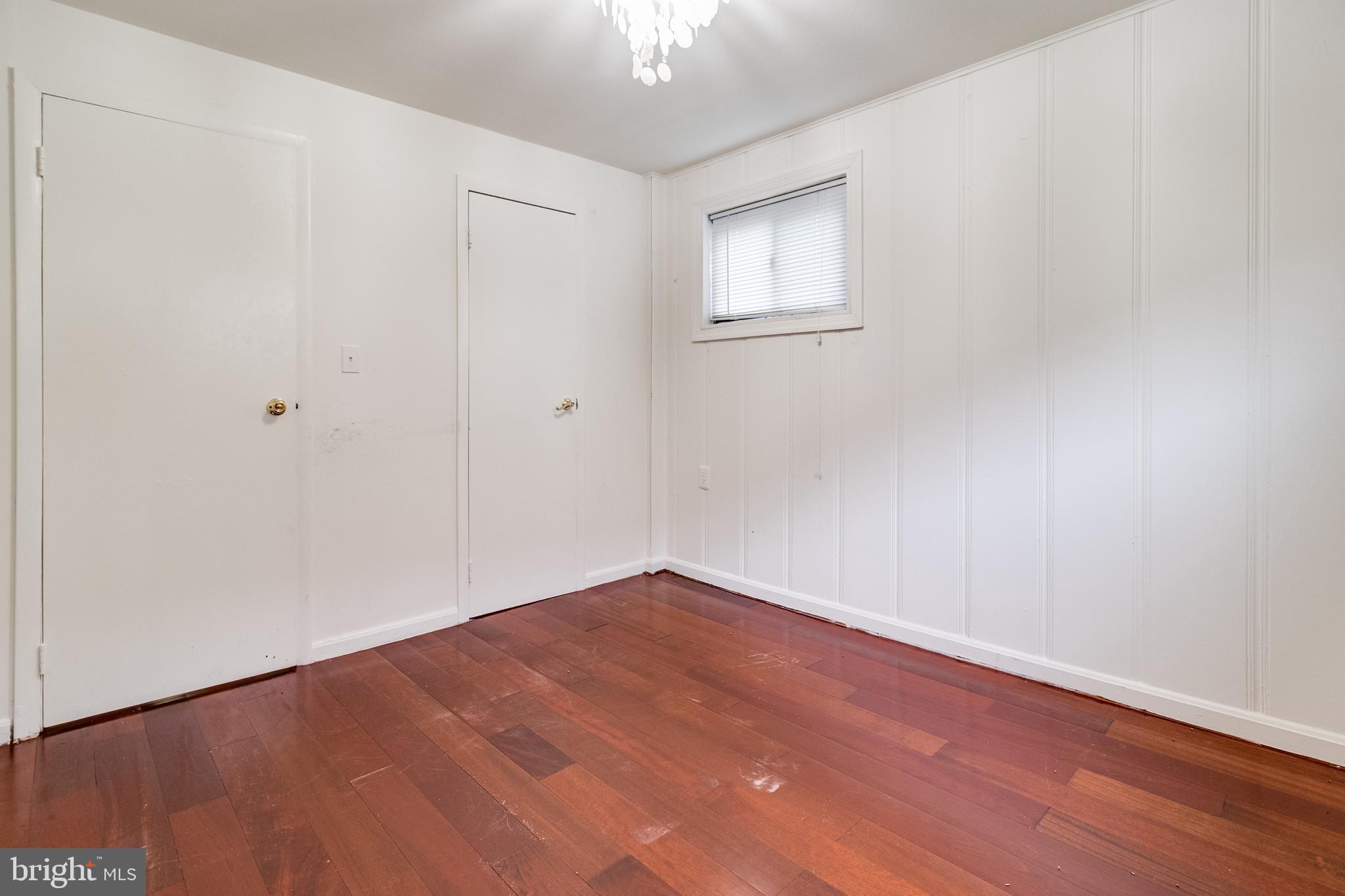 LYNBROOK - Residential