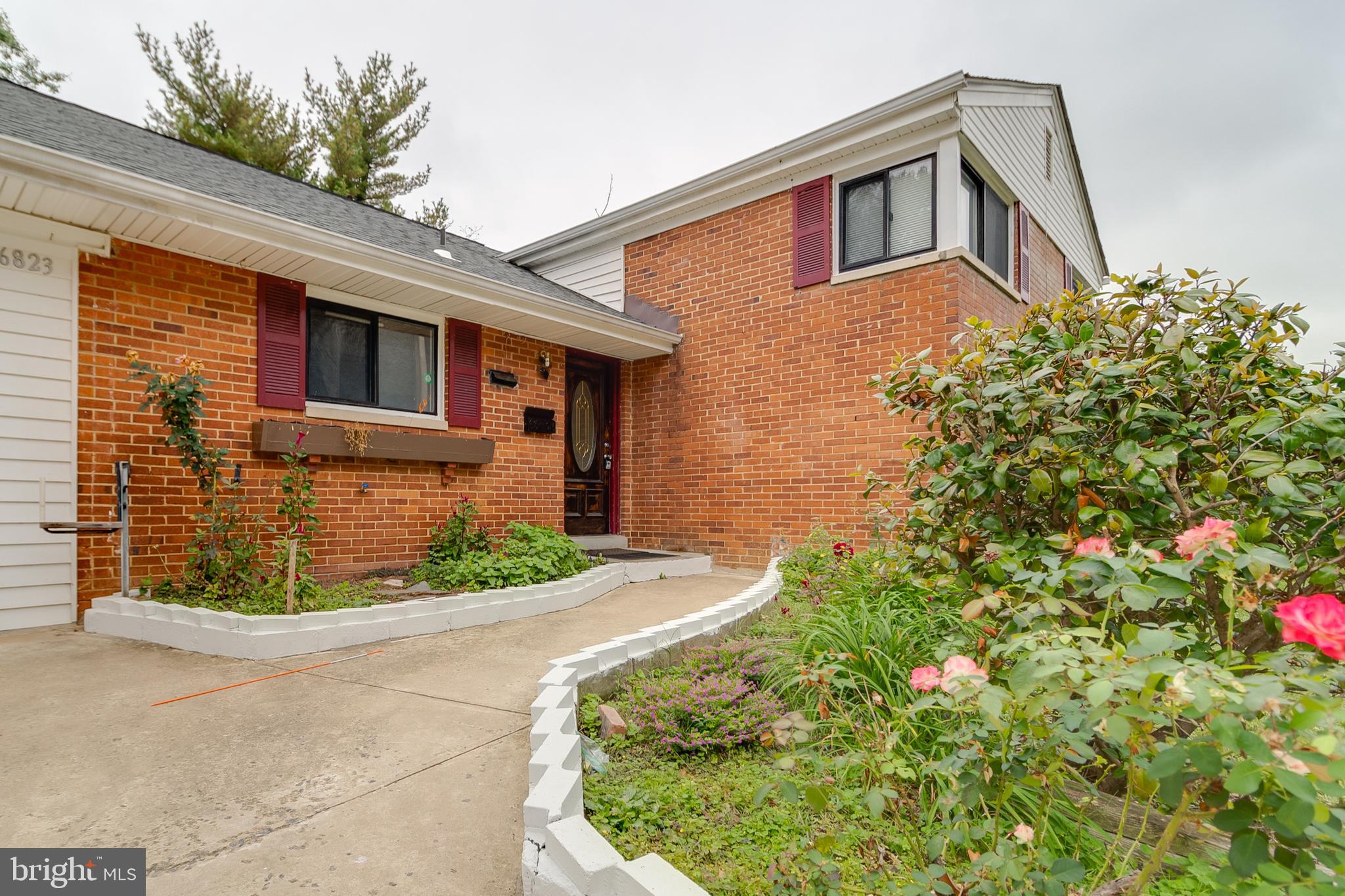 LYNBROOK - Residential