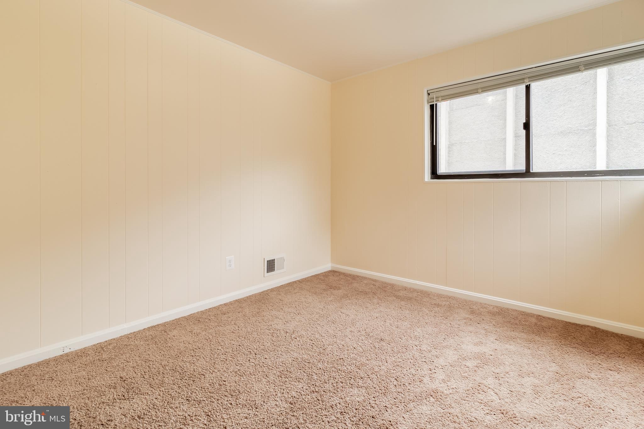 LYNBROOK - Residential