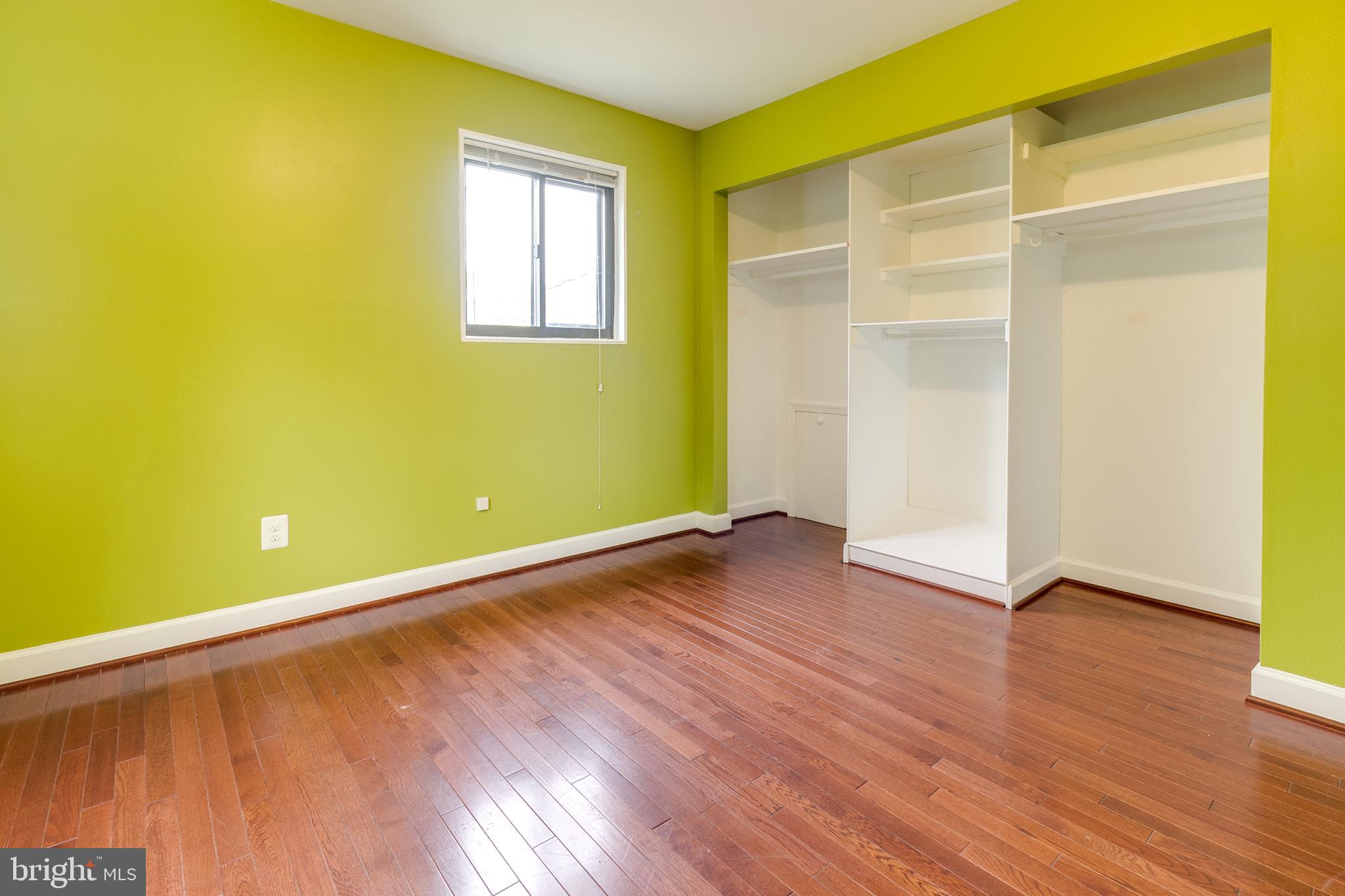 LYNBROOK - Residential