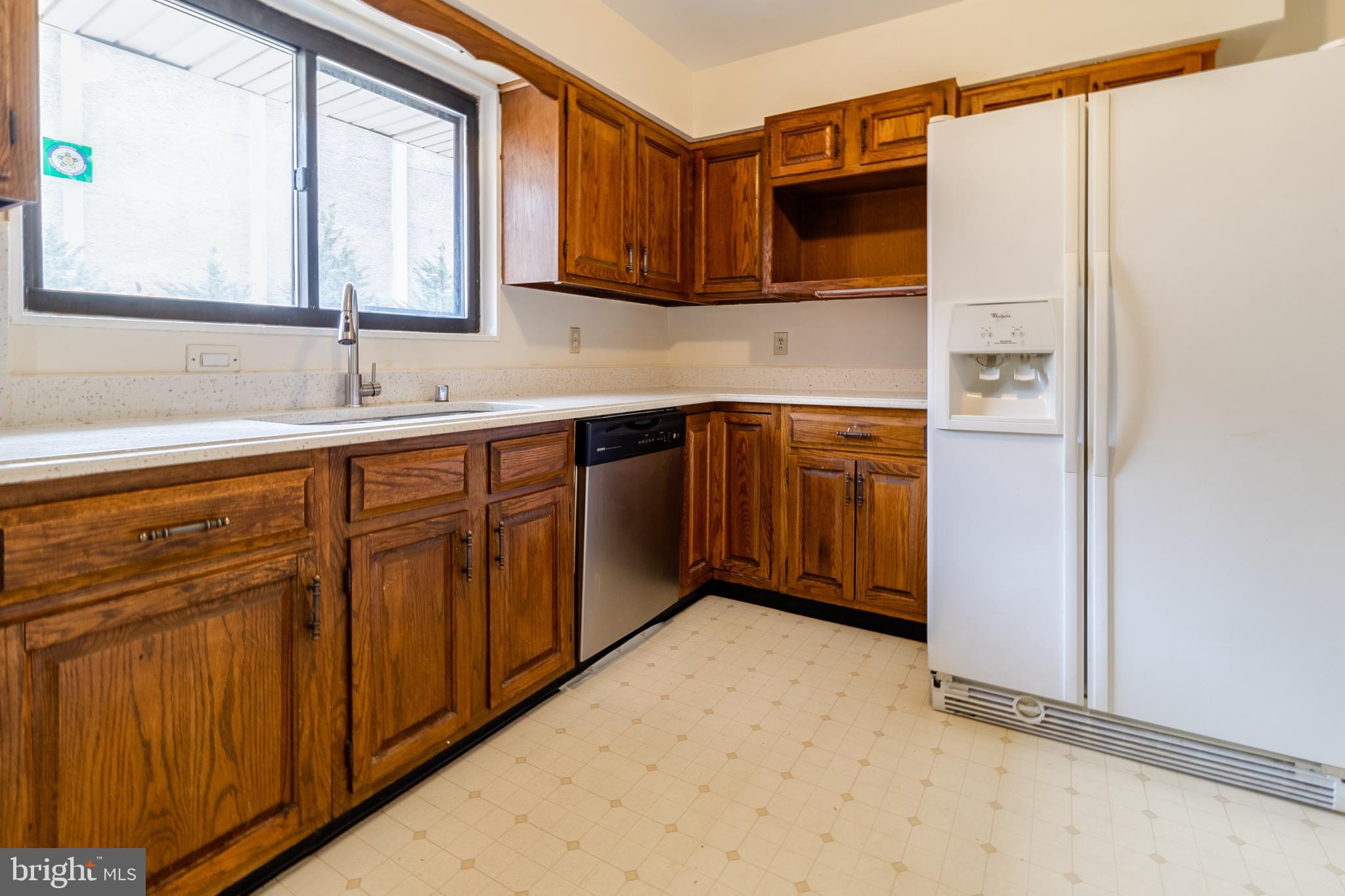 LYNBROOK - Residential