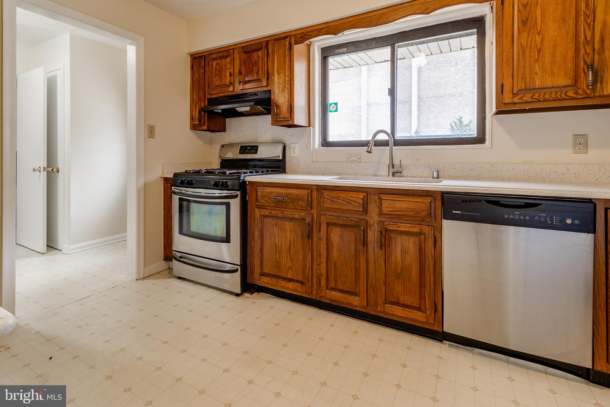 LYNBROOK - Residential