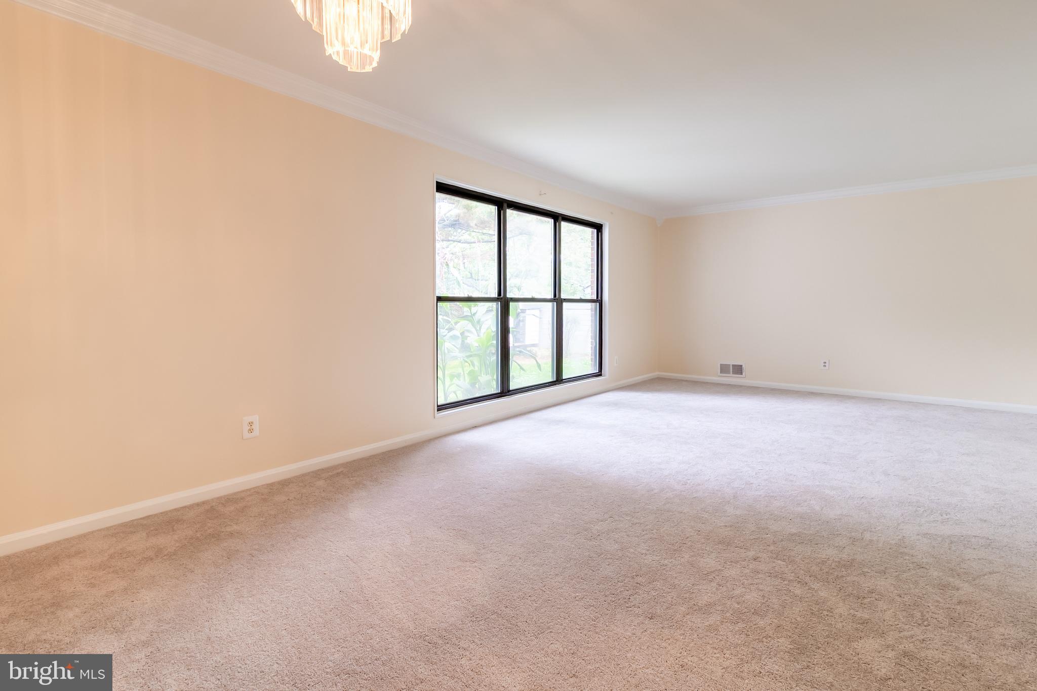 LYNBROOK - Residential