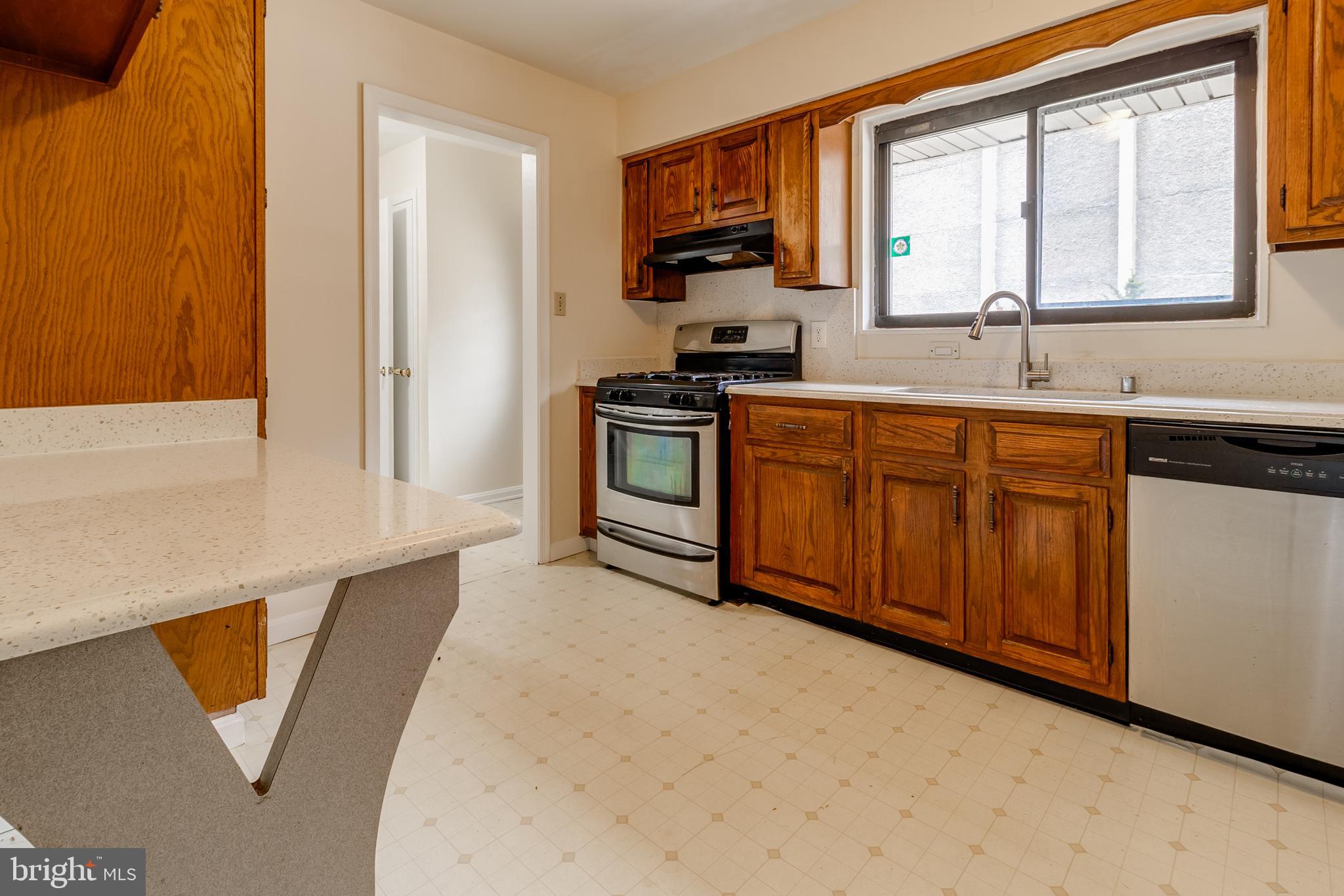 LYNBROOK - Residential