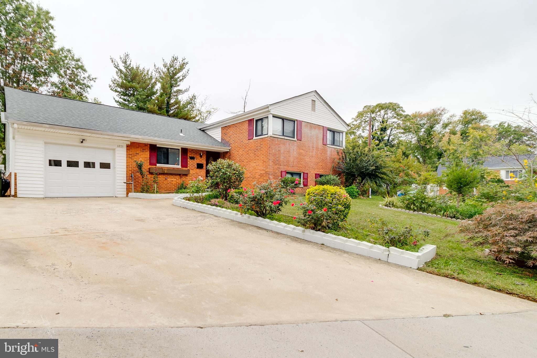 LYNBROOK - Residential