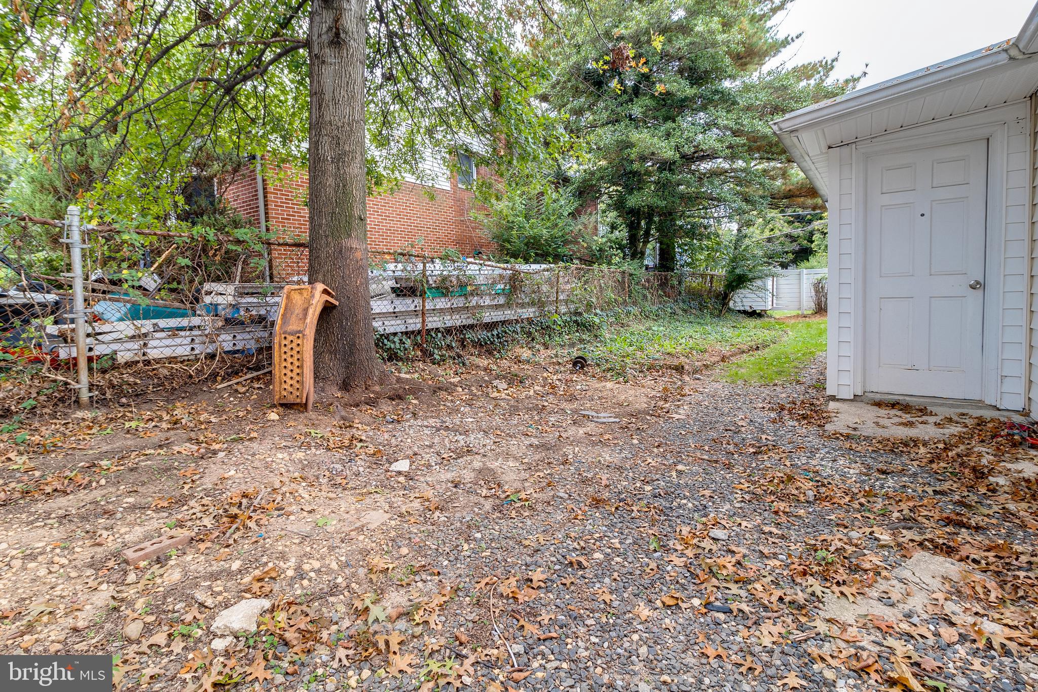 LYNBROOK - Residential