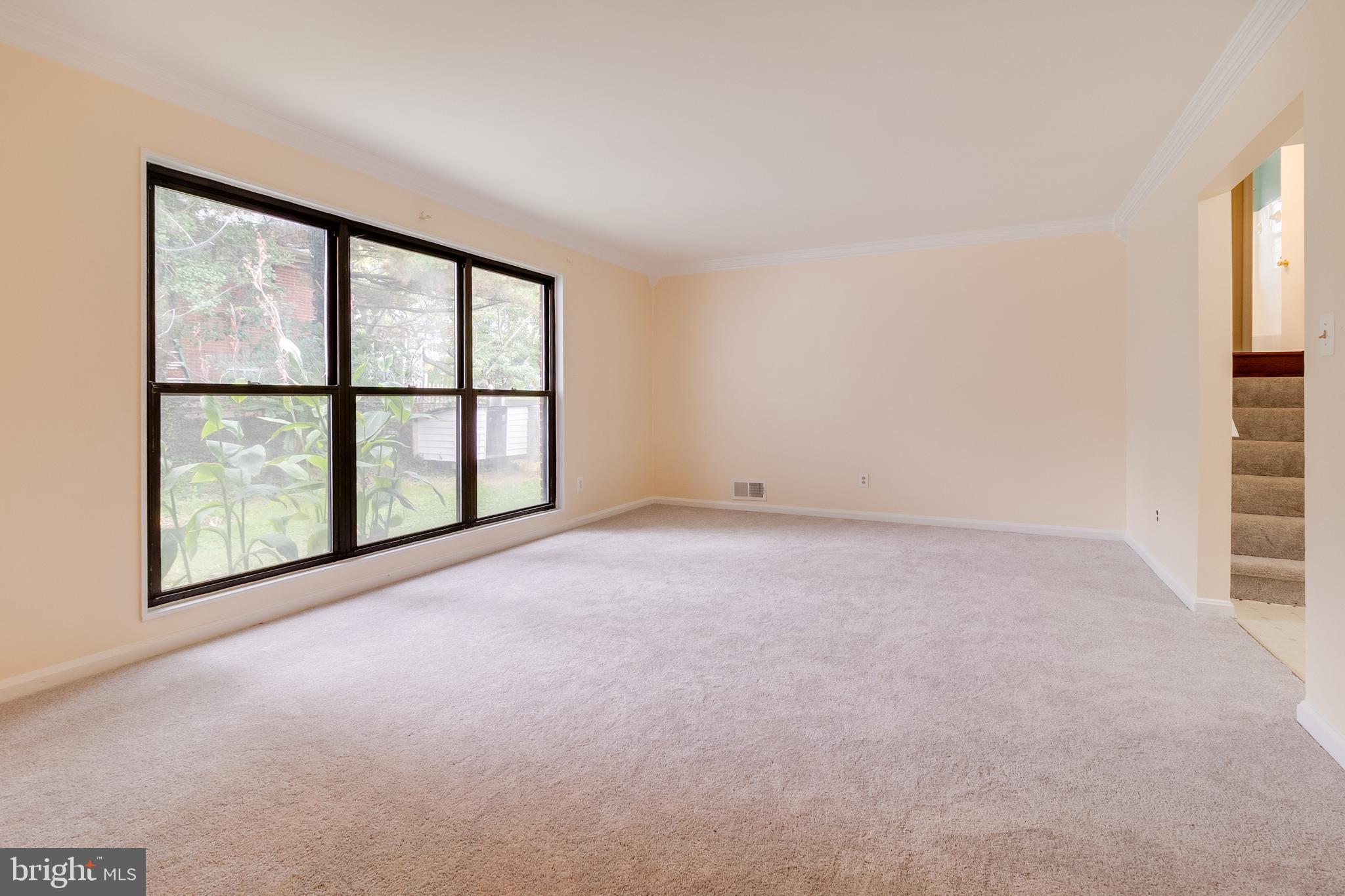 LYNBROOK - Residential