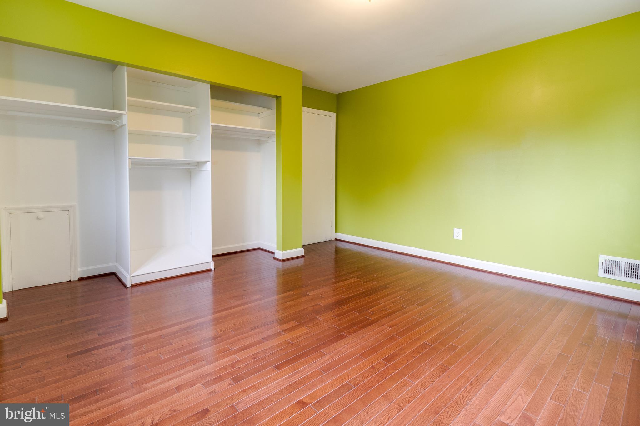 LYNBROOK - Residential