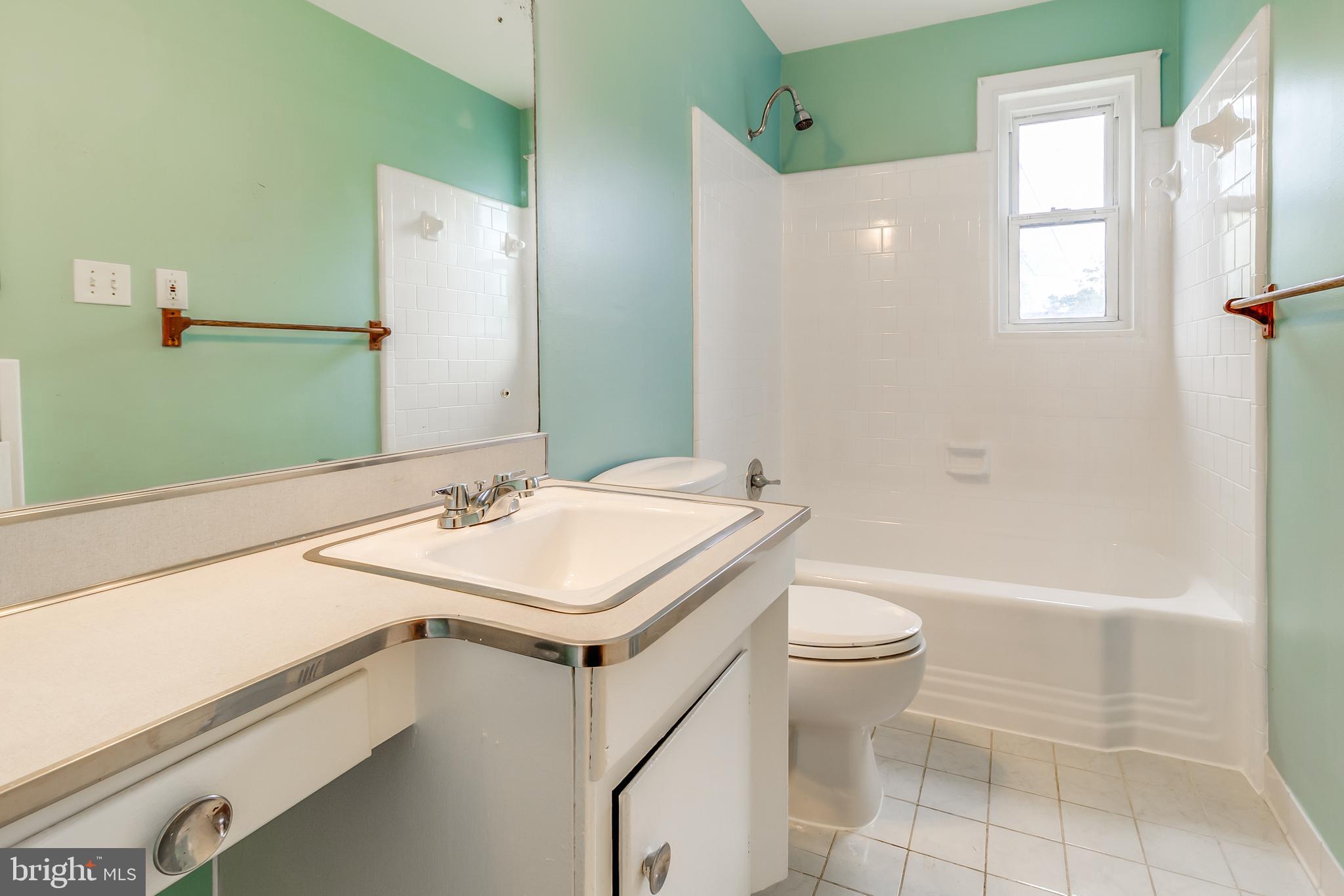 LYNBROOK - Residential