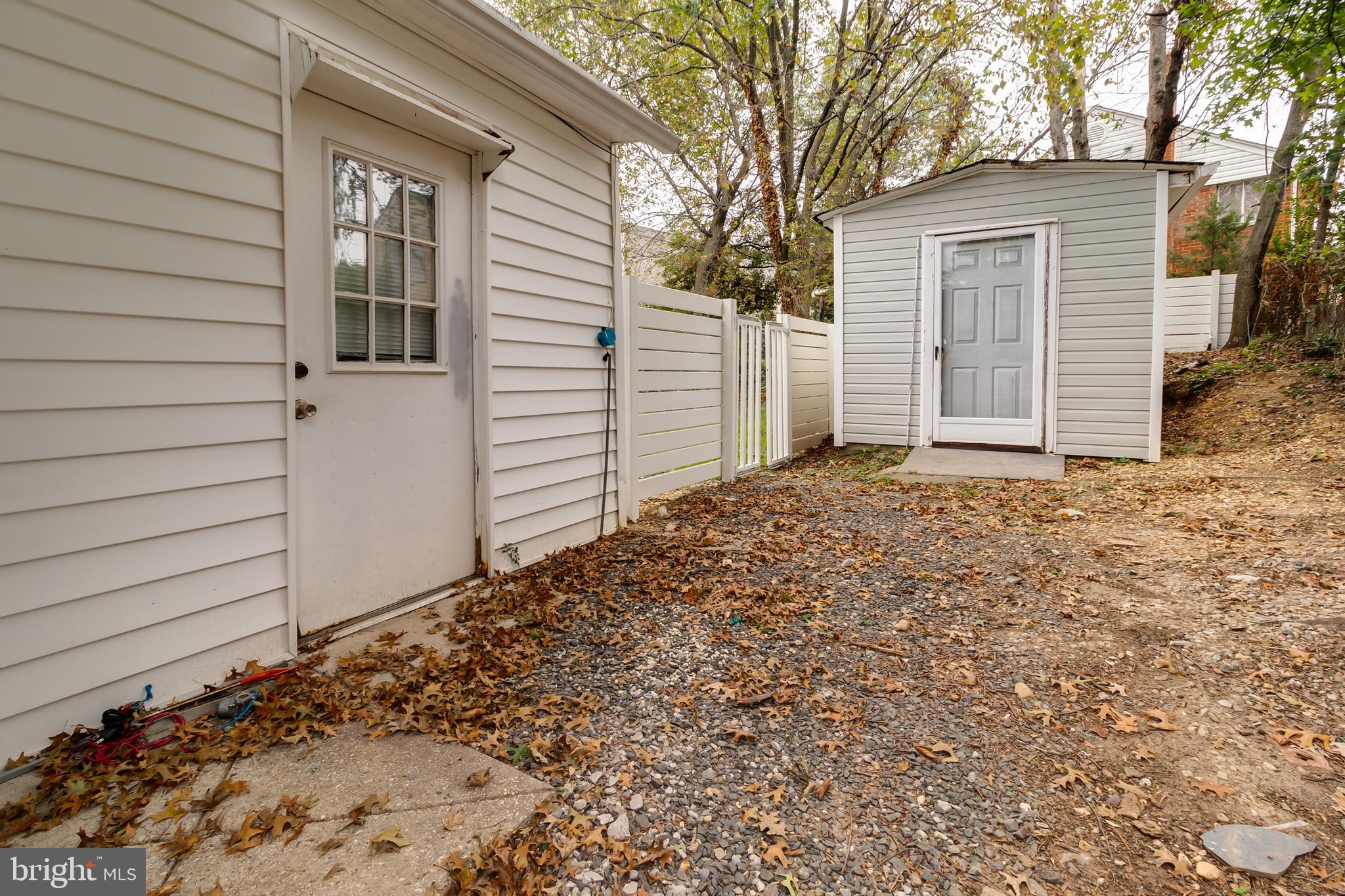 LYNBROOK - Residential