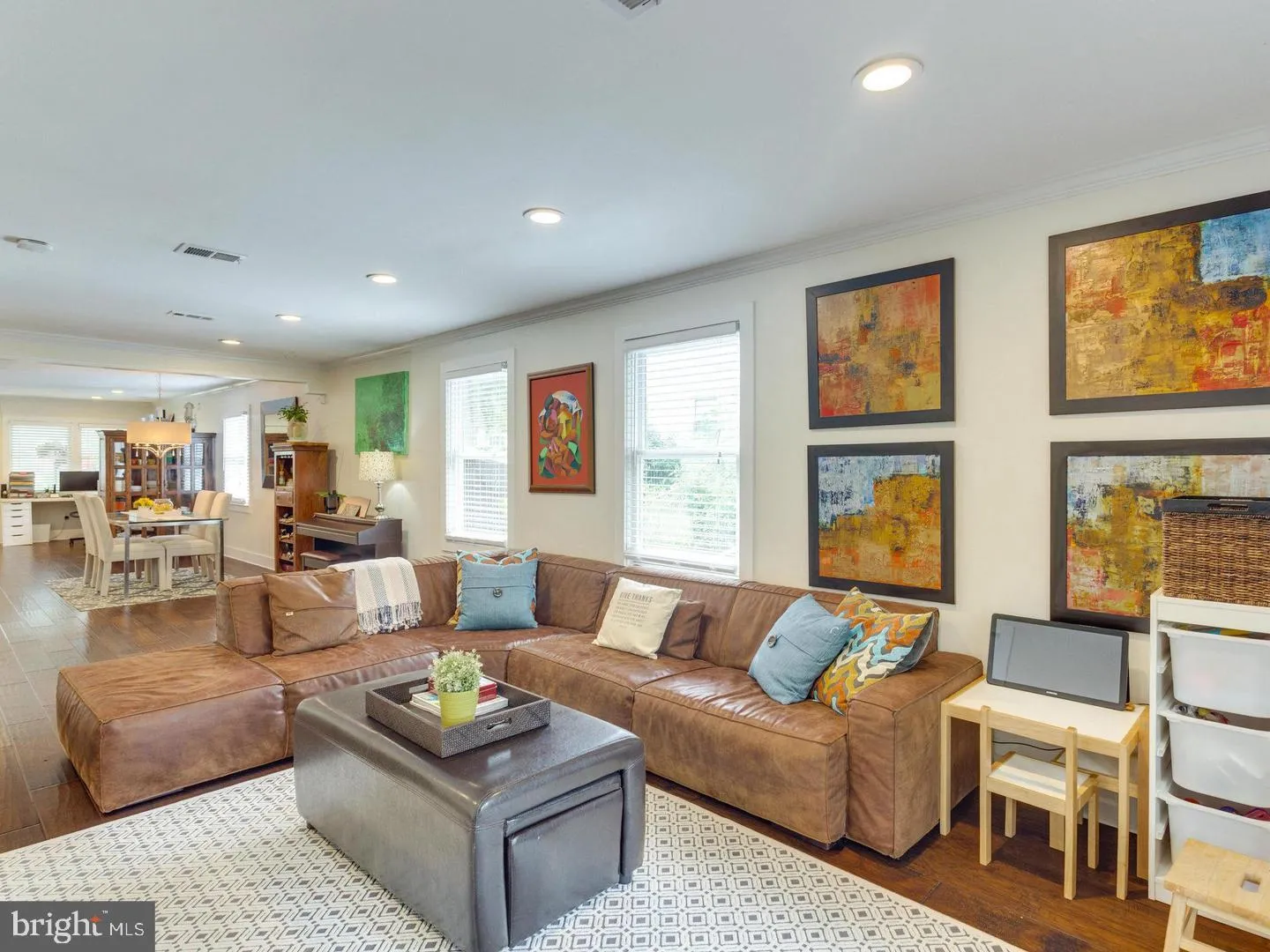 Falls Church, Virginia 22043, United States, 4 Bedrooms Bedrooms, ,3 BathroomsBathrooms,Residential,Pending,80713